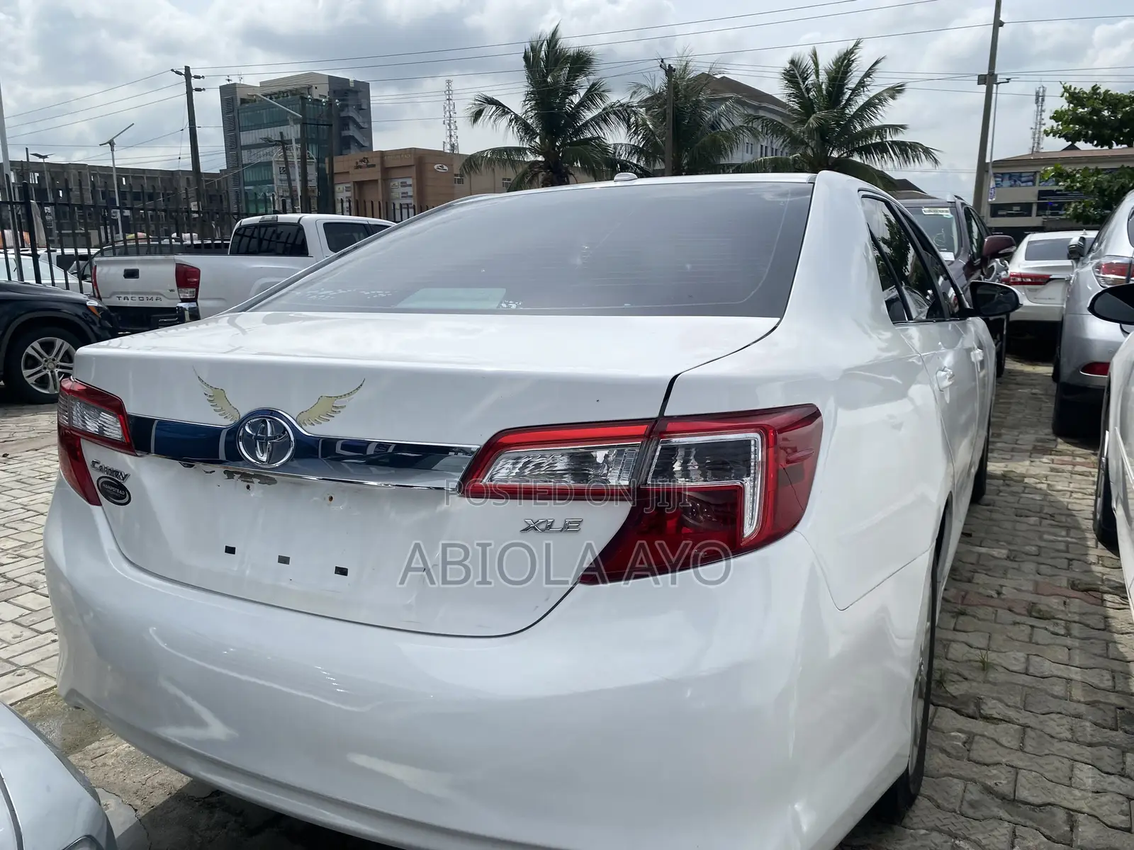 Toyota Camry XLE 4dr Sedan (3.5L 6cyl 6A) 2014 White