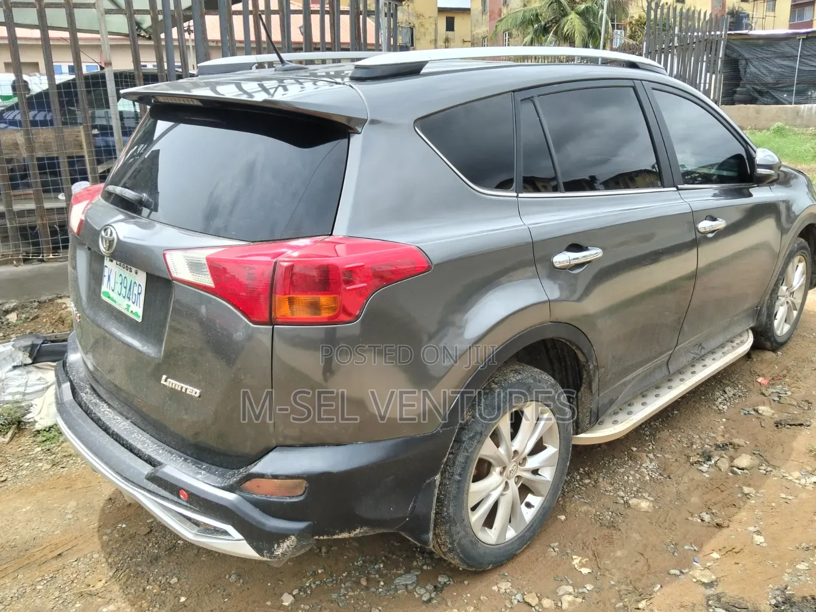 Toyota RAV4 XLE AWD (2.5L 4cyl 6A) 2013 Red