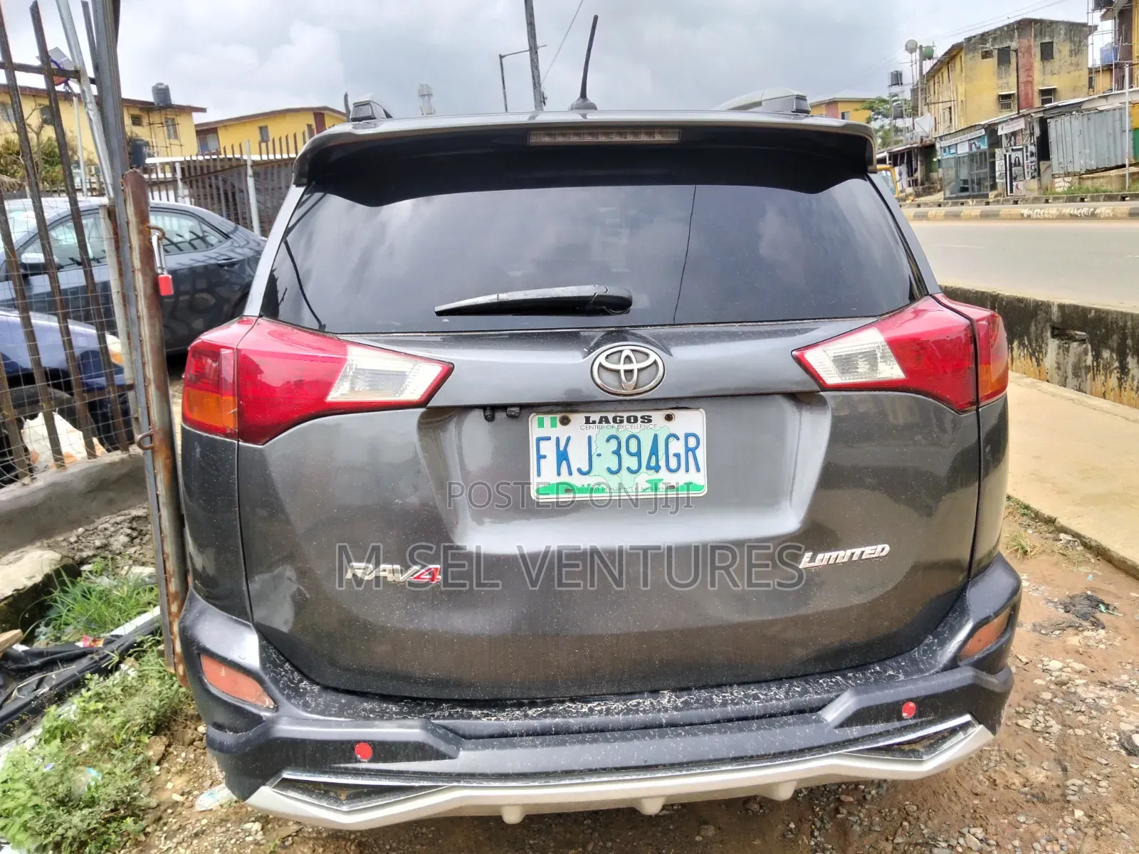 Toyota RAV4 XLE AWD (2.5L 4cyl 6A) 2013 Red
