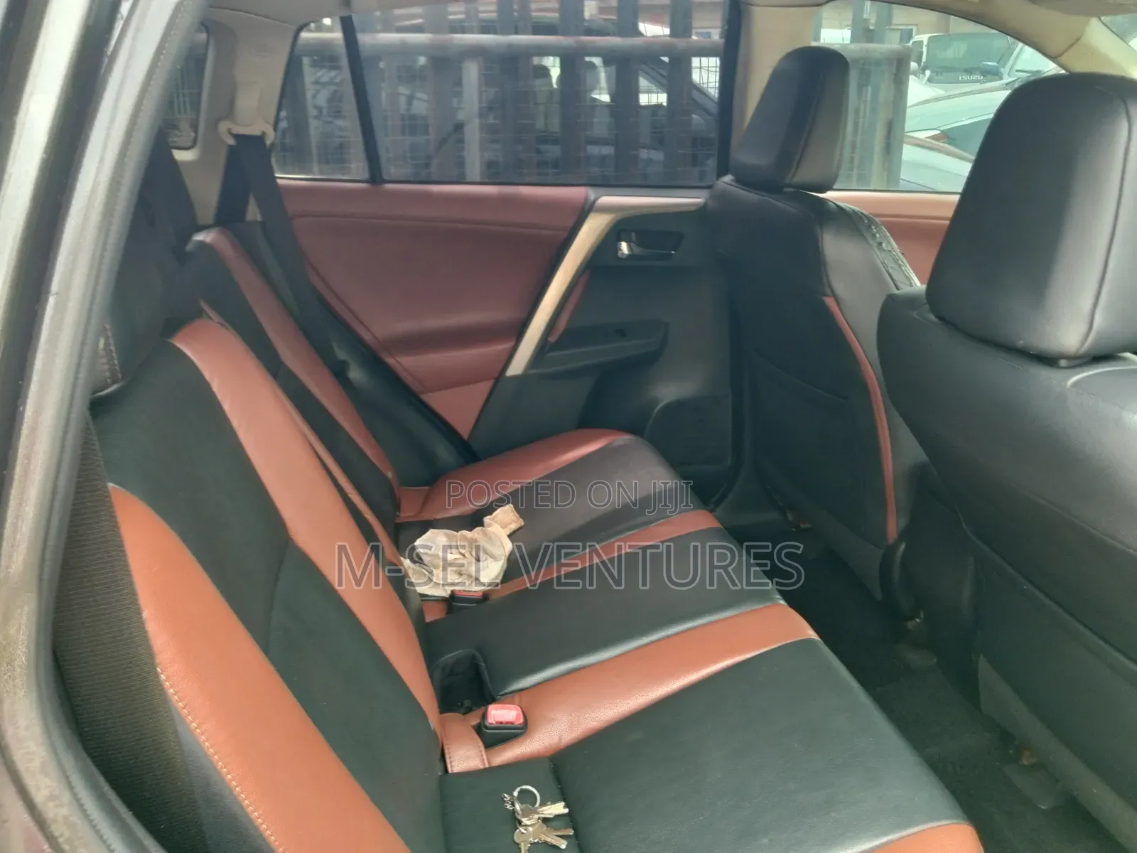 Toyota RAV4 XLE AWD (2.5L 4cyl 6A) 2013 Red