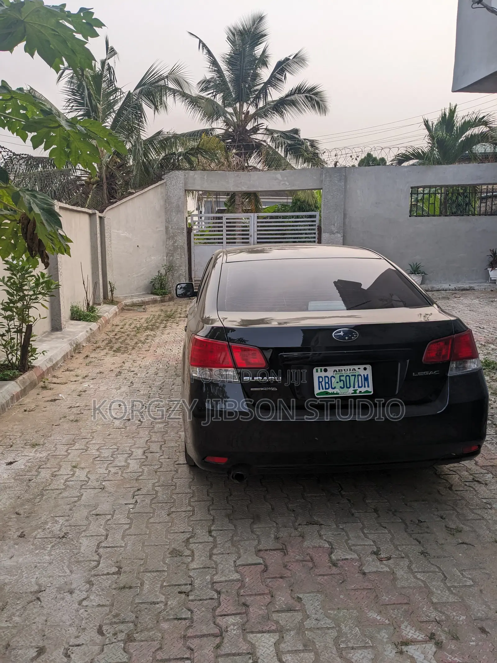 Subaru Legacy 2.5i 2011 Black