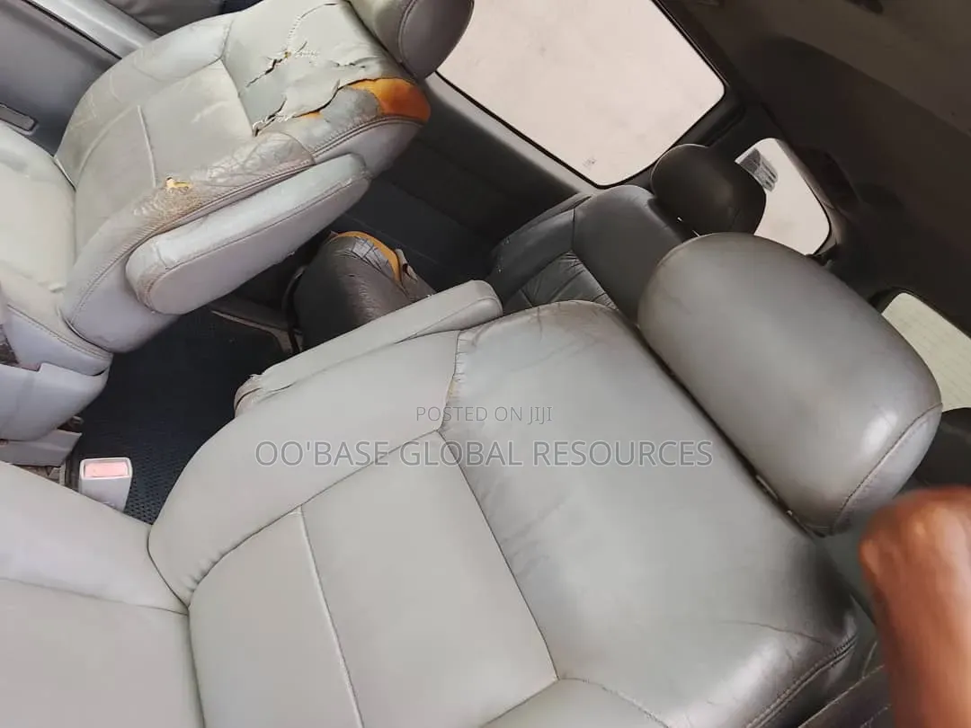Toyota Sienna CE & 1 hatch 2000