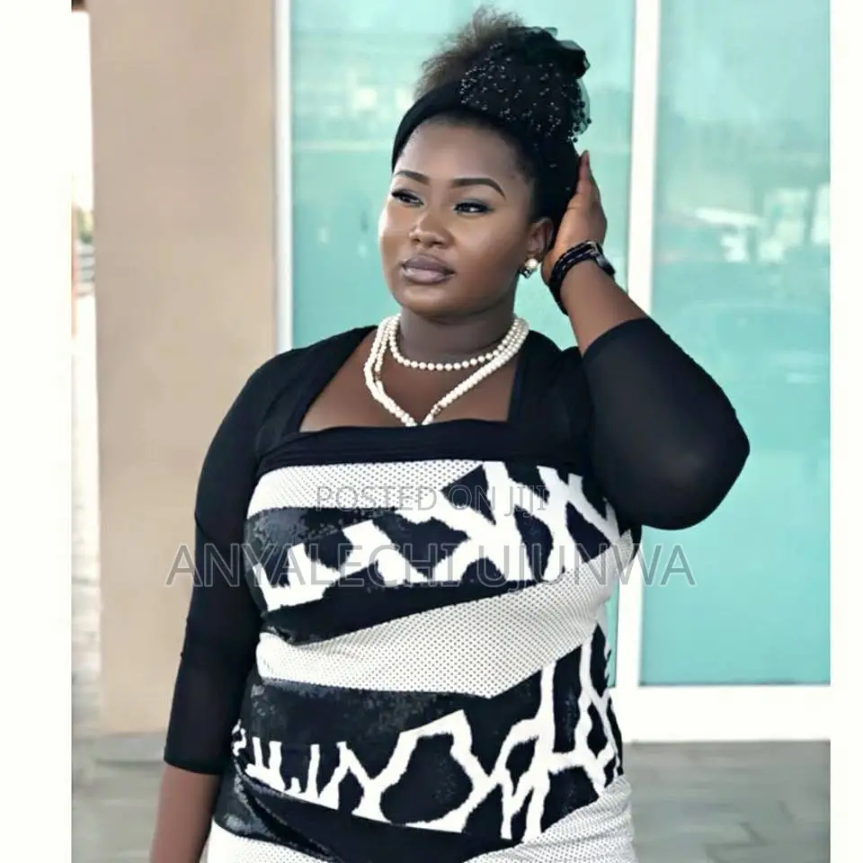 “Executive Queen Midi Dress”