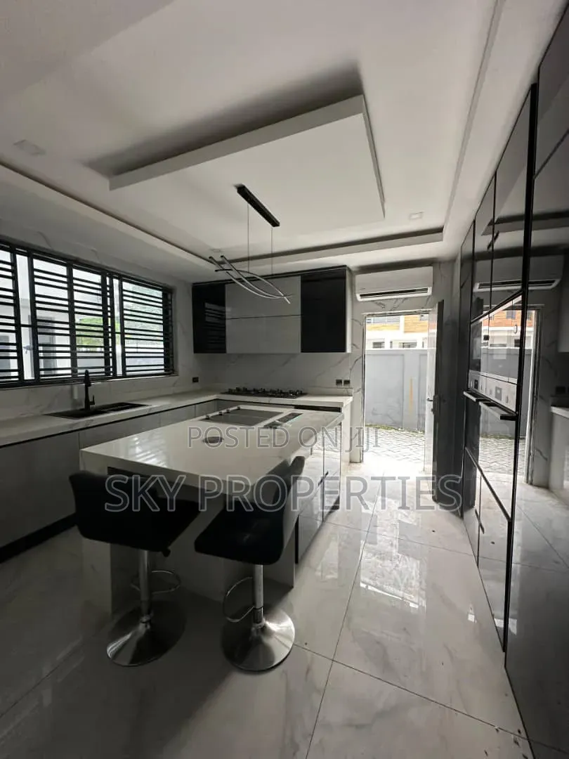 4bdrm Duplex in Gerald, Old Ikoyi for rent