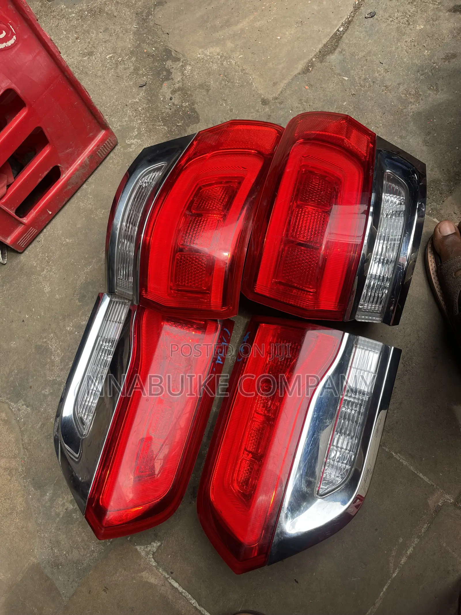 Jeep Cherokee Complete Back Lights 2017 Model
