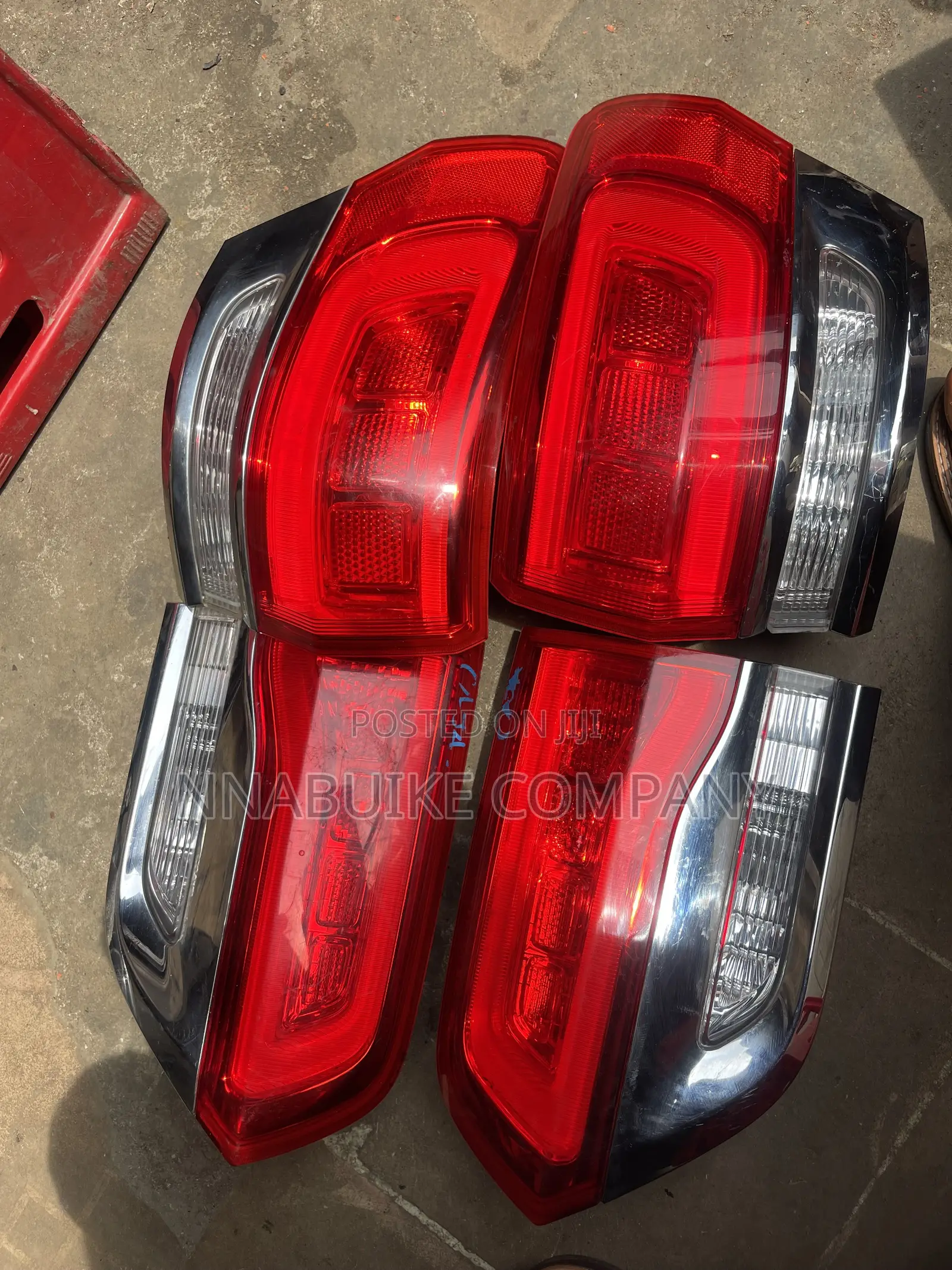 Jeep Cherokee Complete Back Lights 2017 Model