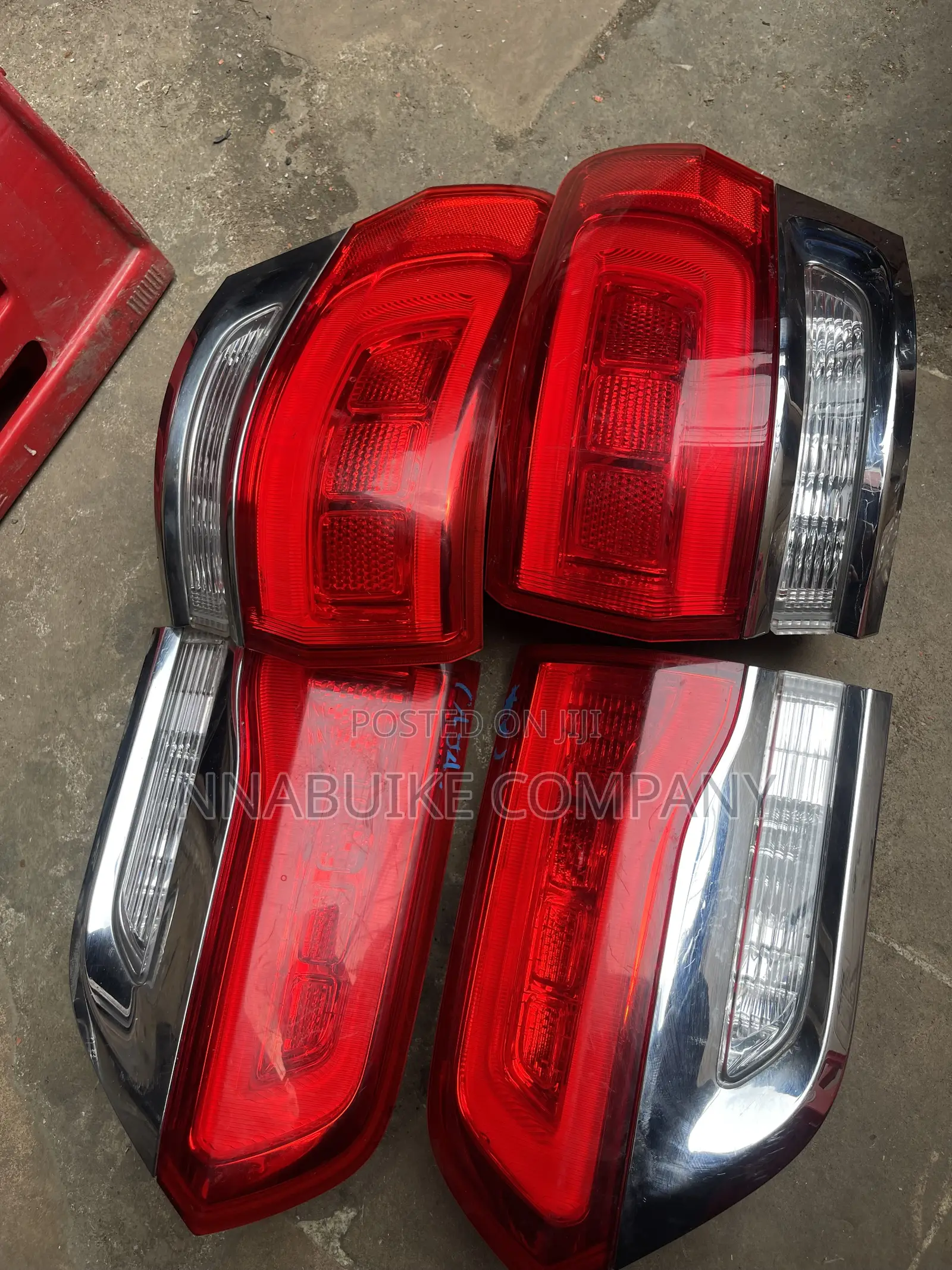 Jeep Cherokee Complete Back Lights 2017 Model