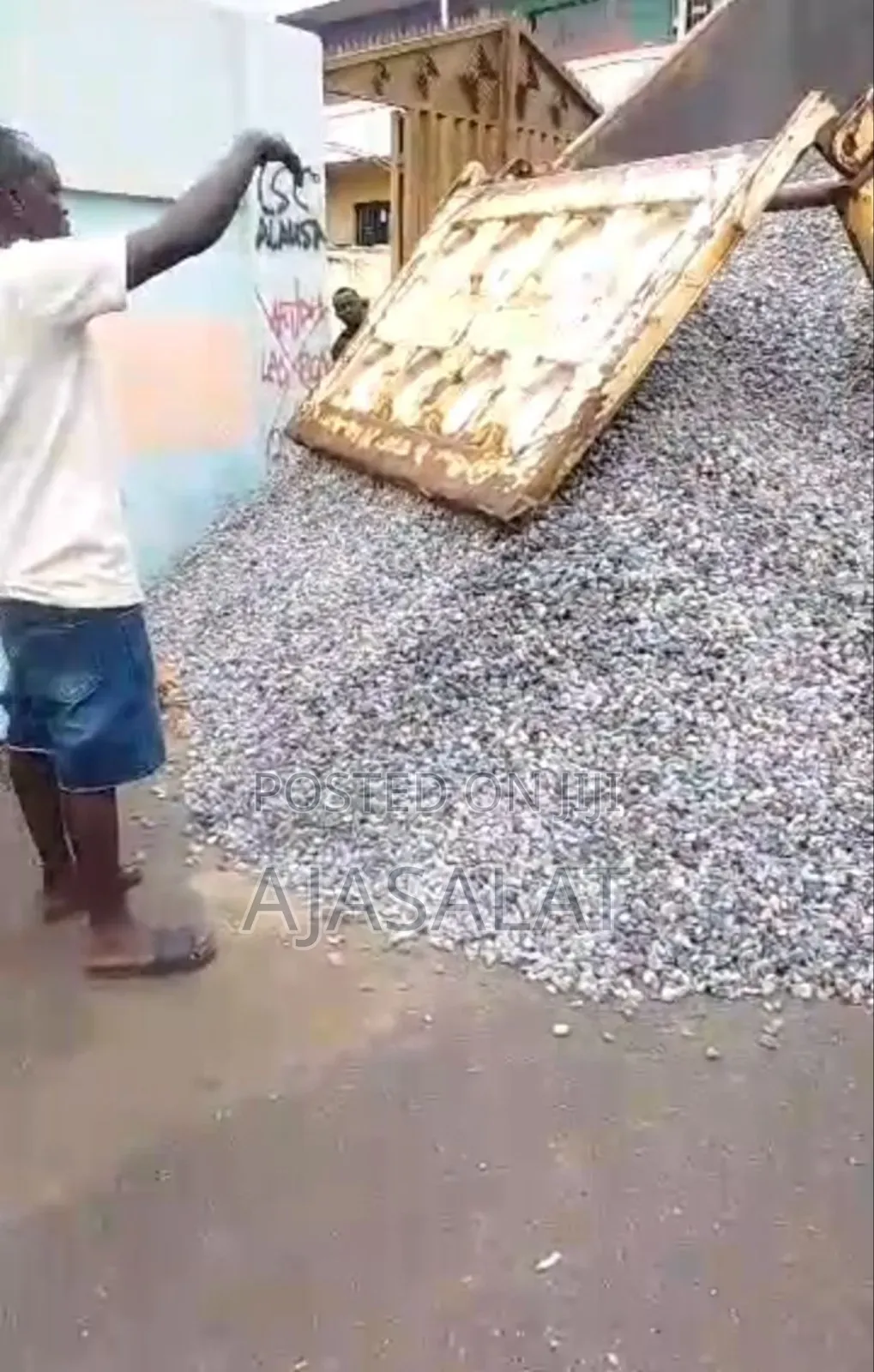 30 Ton of Geante and Sharp Sand