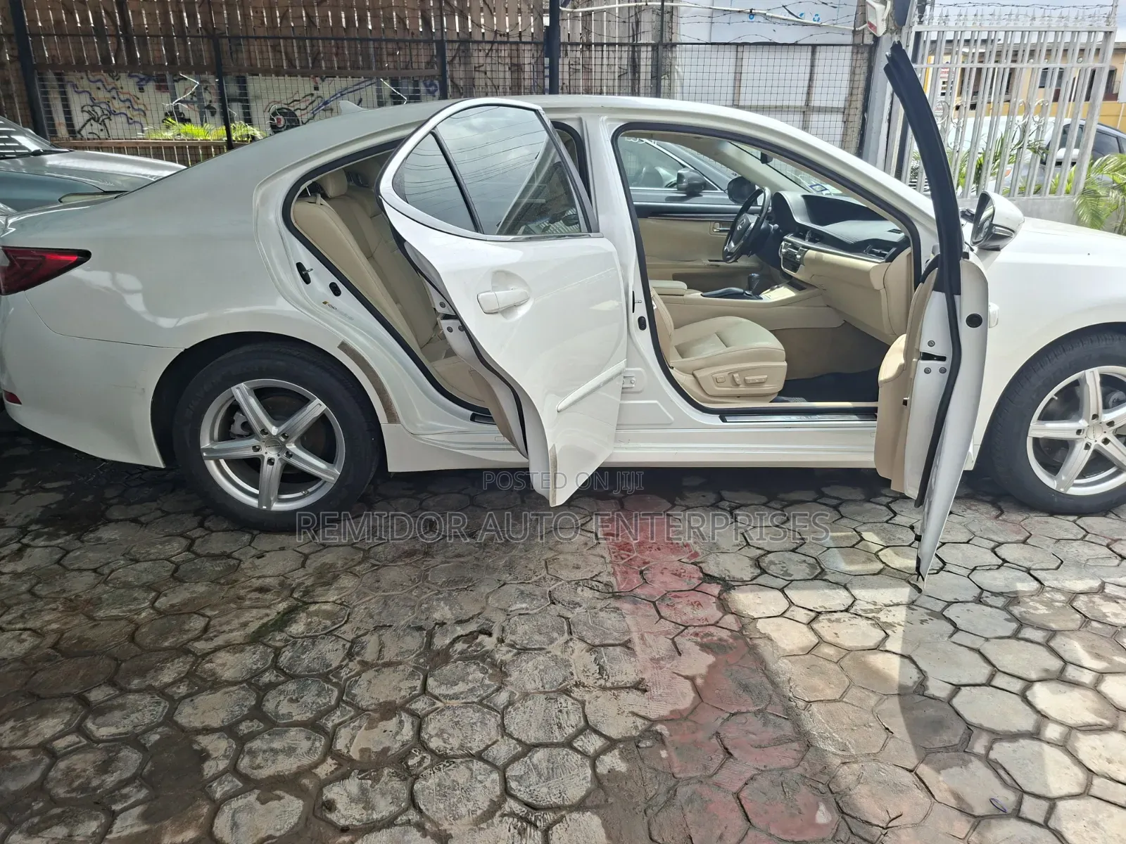Lexus ES 2014 White