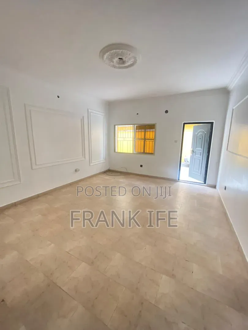 2bdrm Penthouse in Chevron for sale