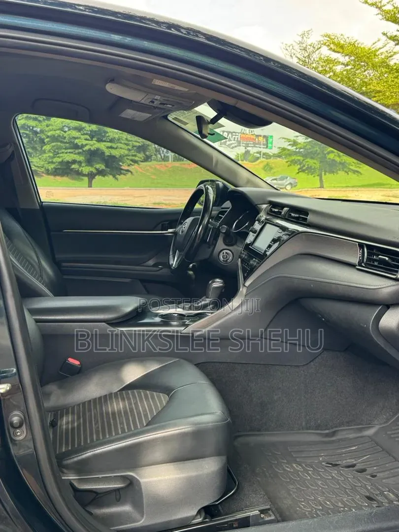 Toyota Camry 2019 Blue