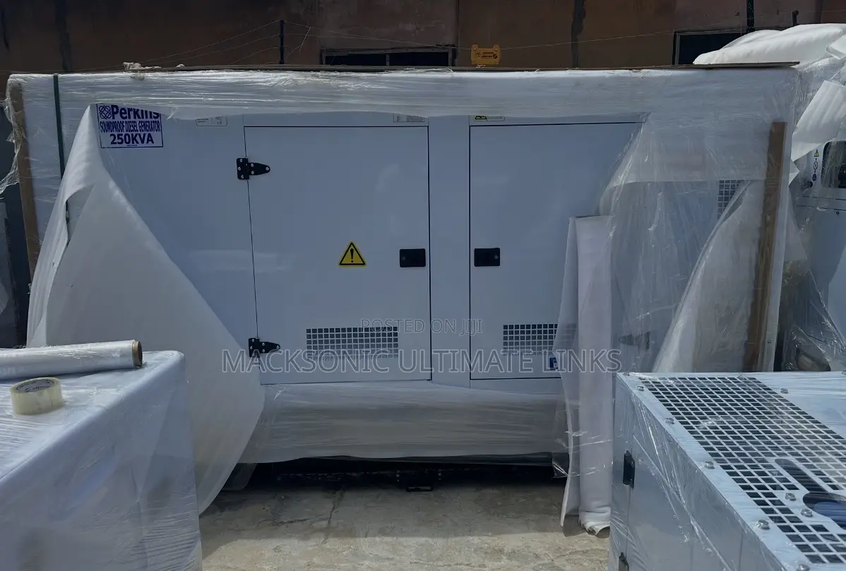 250kva England Perkins Diesel Soundproof Generator