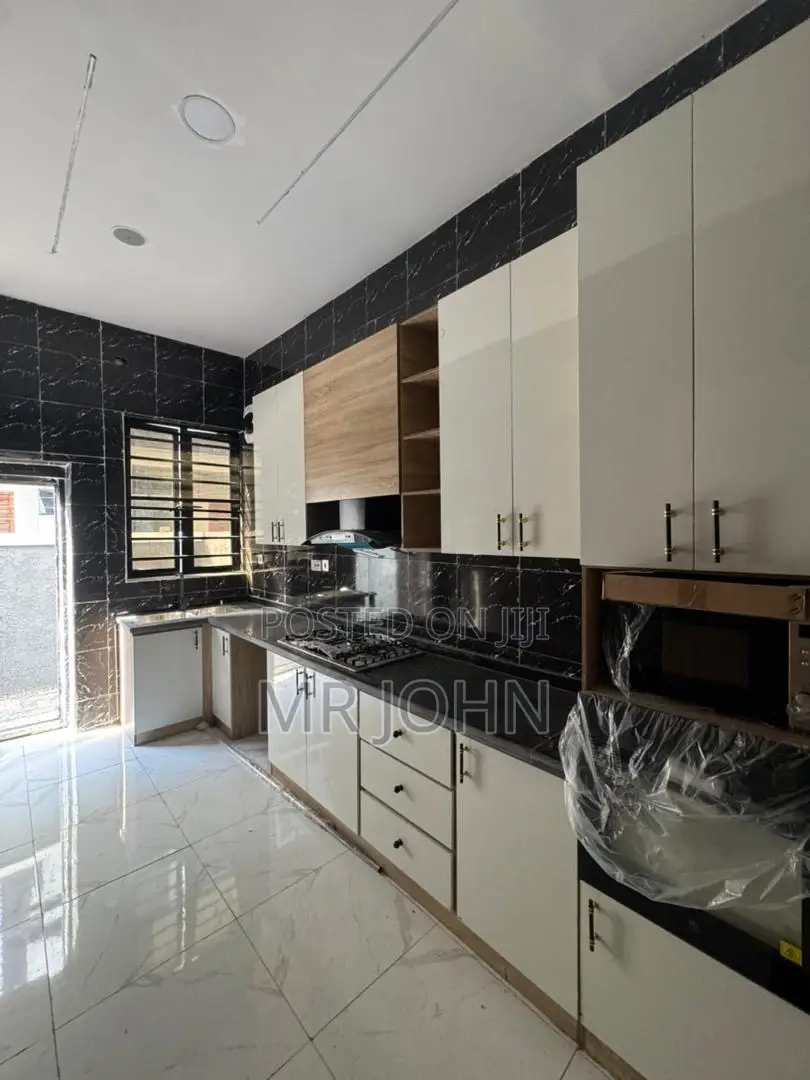 4bdrm Duplex in Ikota Owo Pr for rent