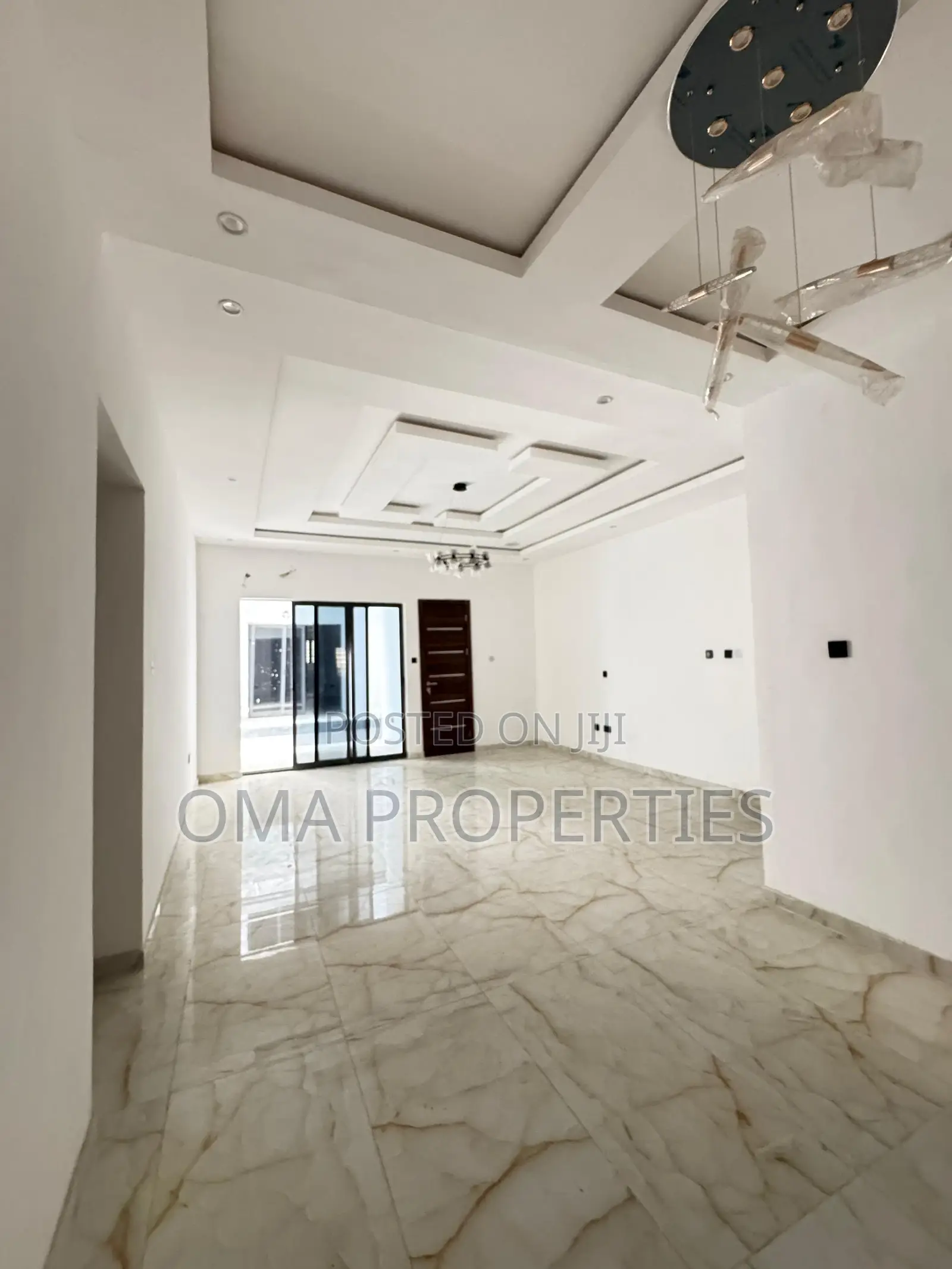 Furnished 3bdrm House in Surulere for sale