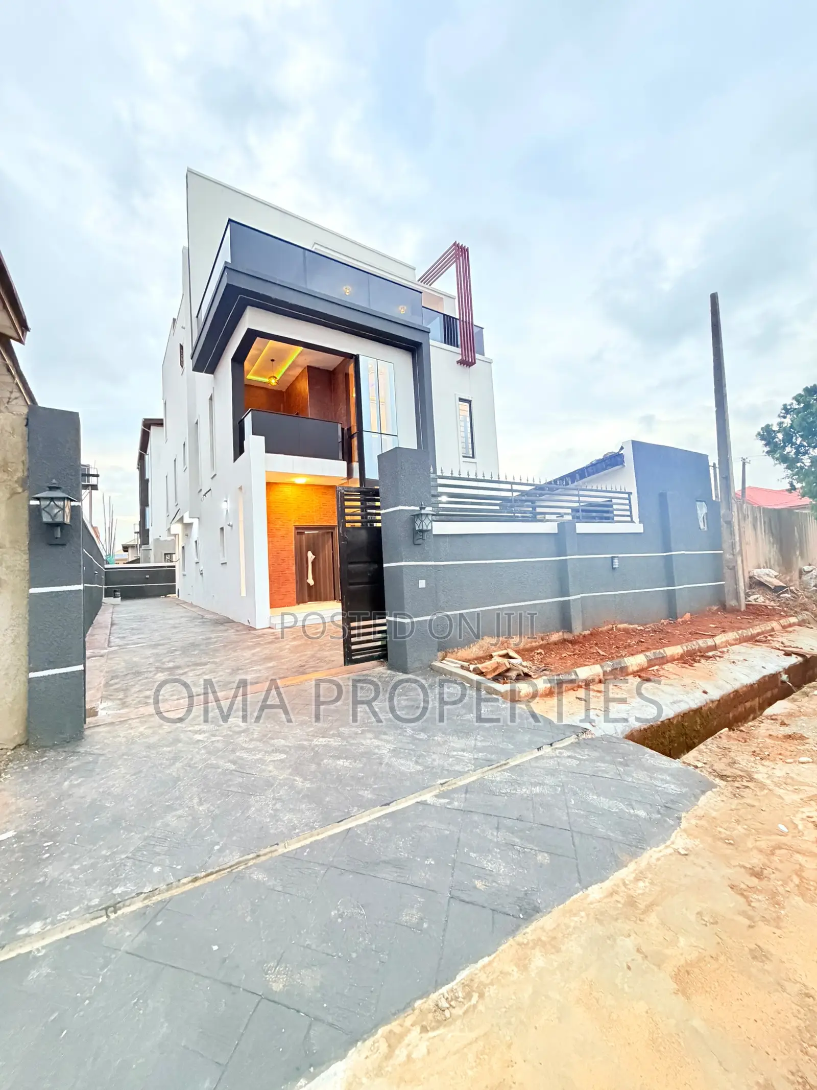 Furnished 5bdrm House in Magodo for sale