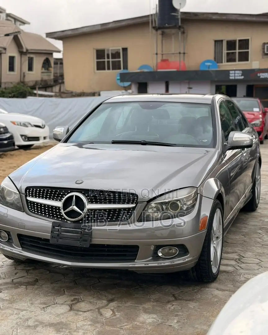 Mercedes-Benz C300 2009 Gray