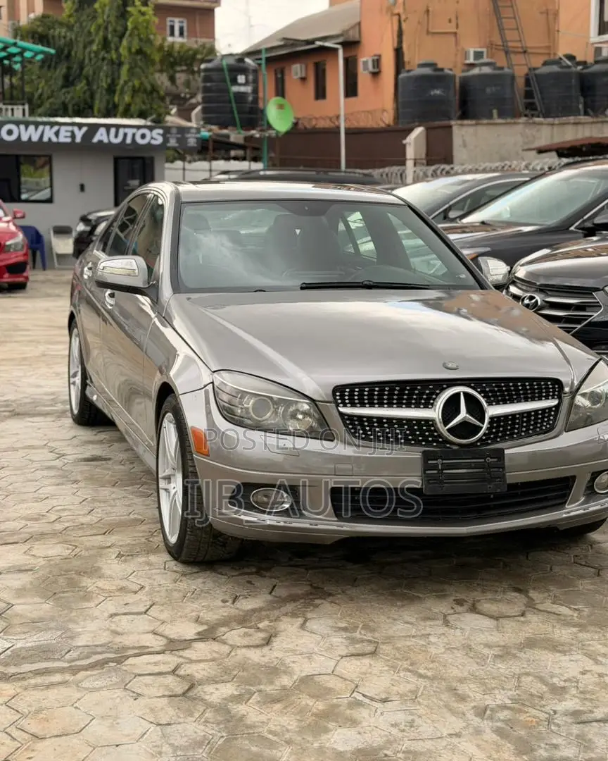 Mercedes-Benz C300 2009 Gray