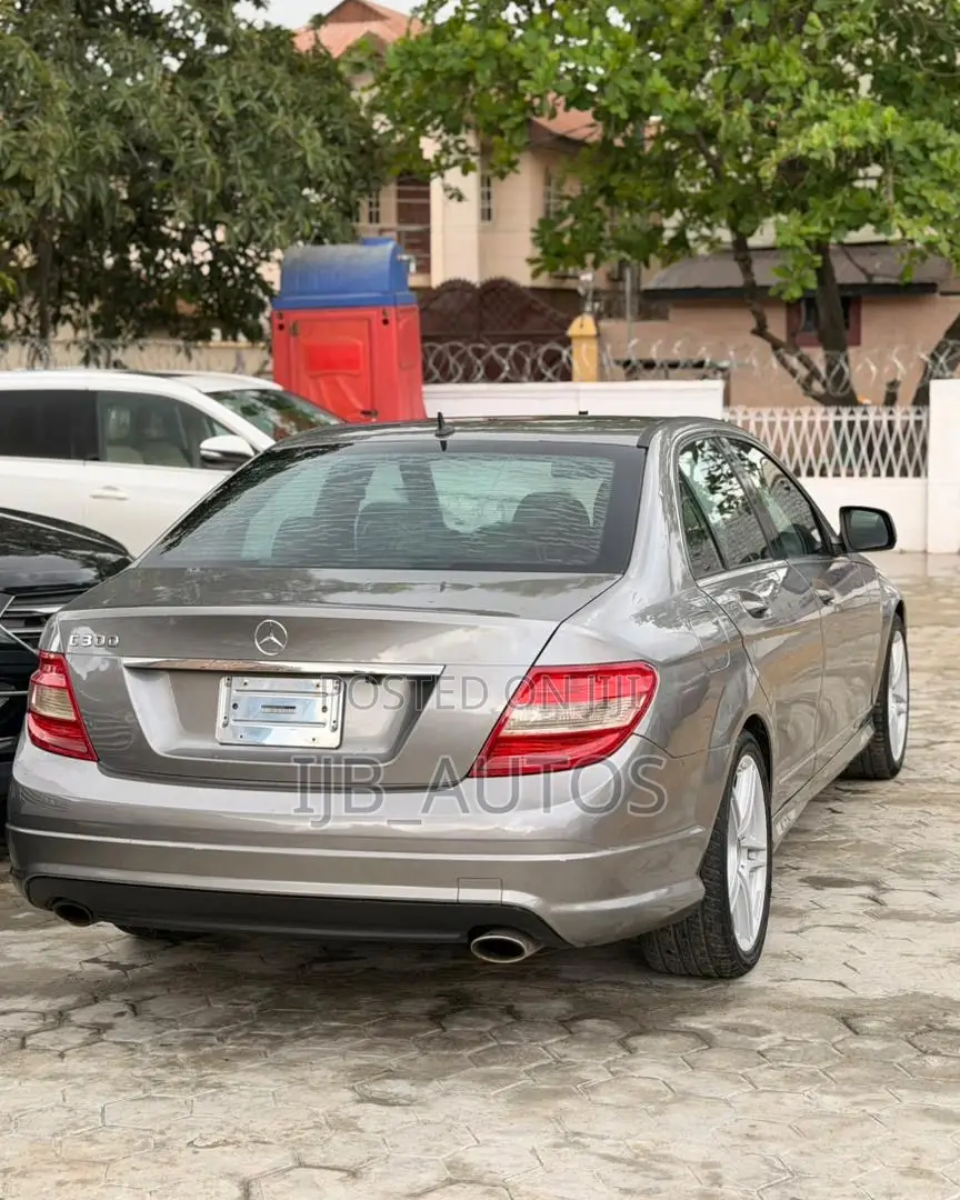 Mercedes-Benz C300 2009 Gray