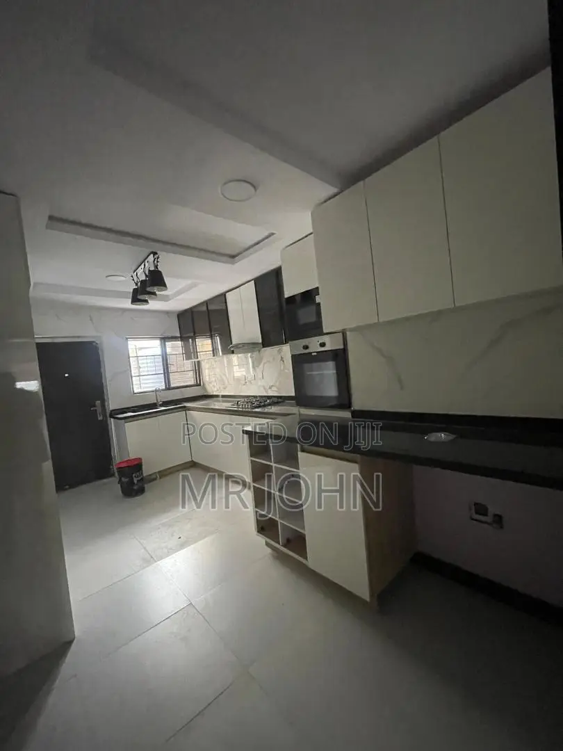 4bdrm House in Harris Drive Owo Pr, Lekki for rent