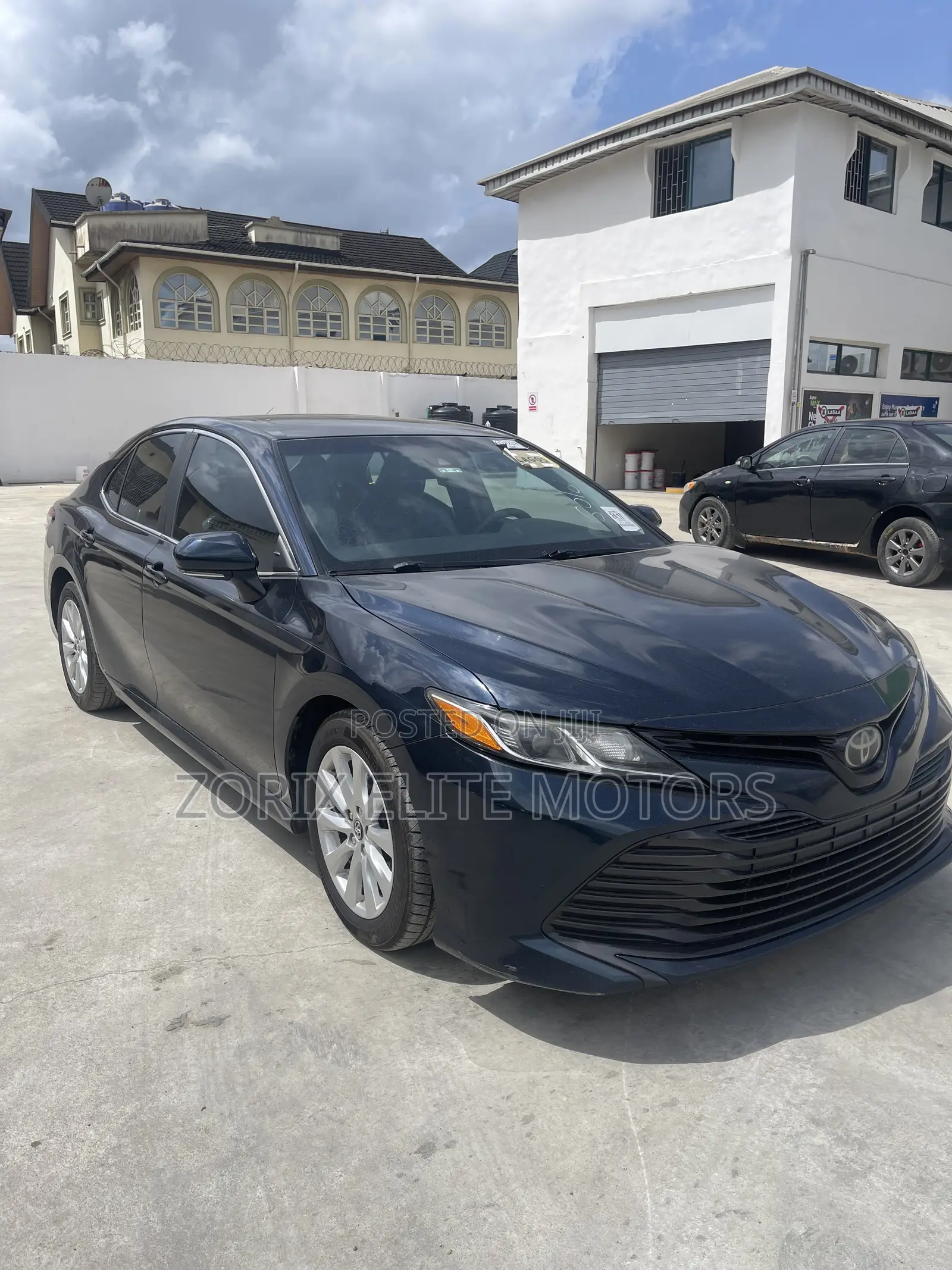 Toyota Camry 2018 Blue