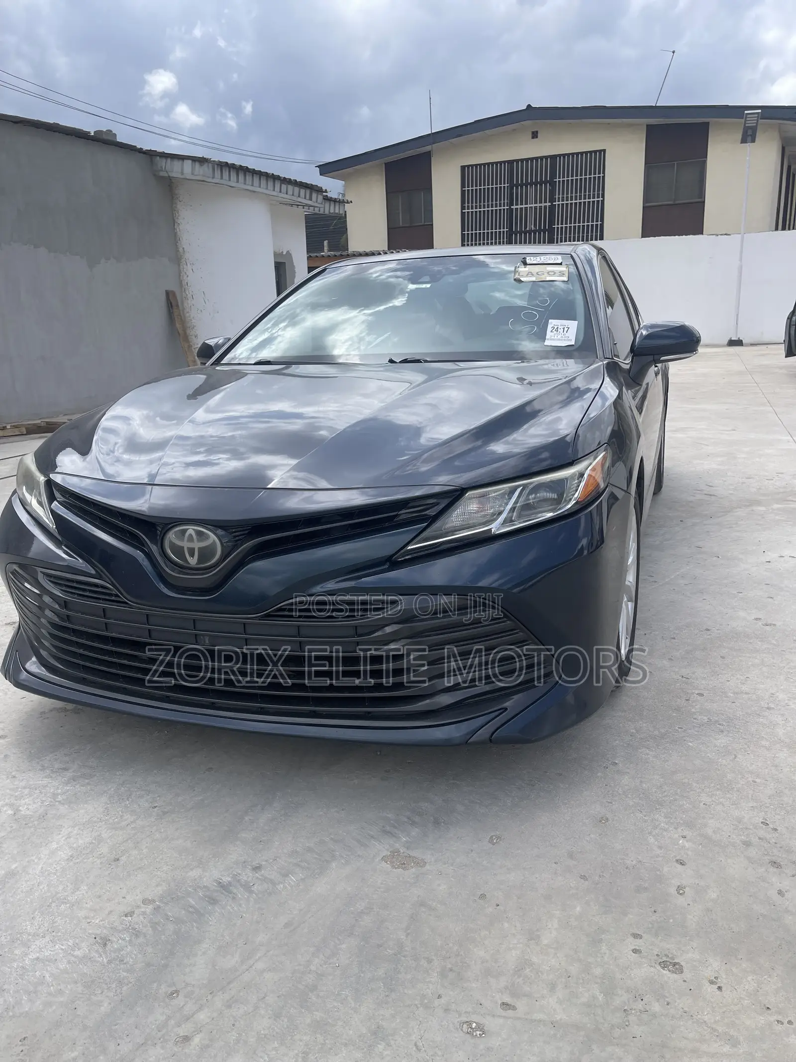 Toyota Camry 2018 Blue