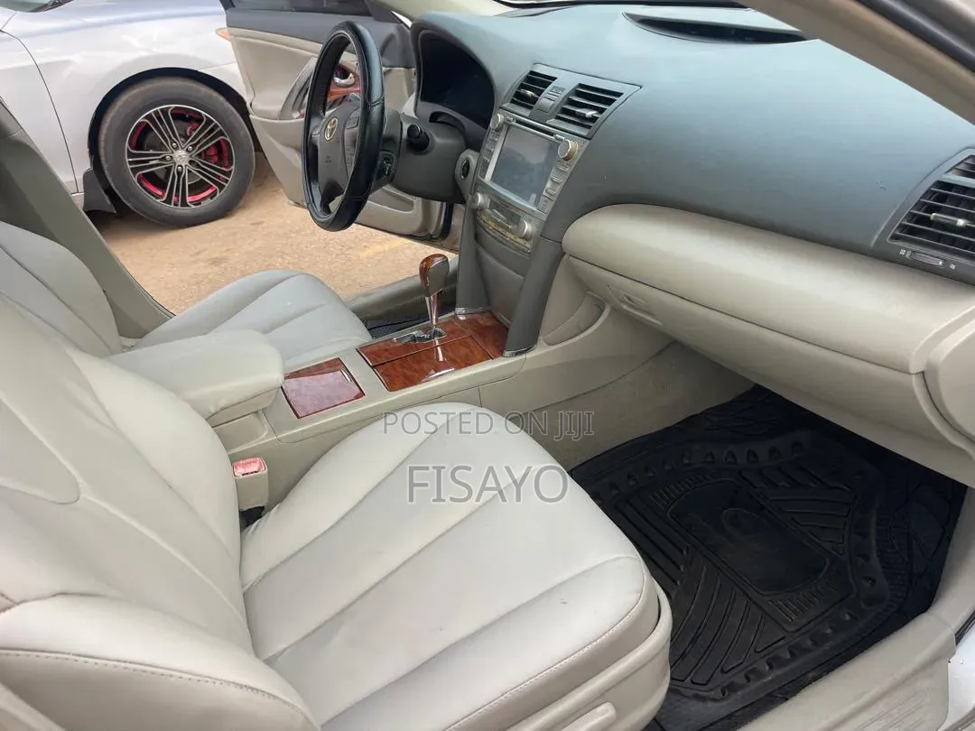 Toyota Camry 2008 Gold