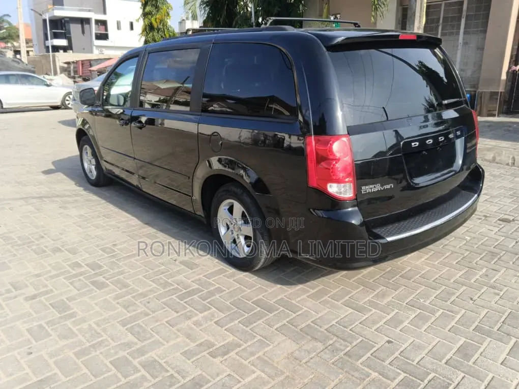 Dodge Caravan 2012 Black