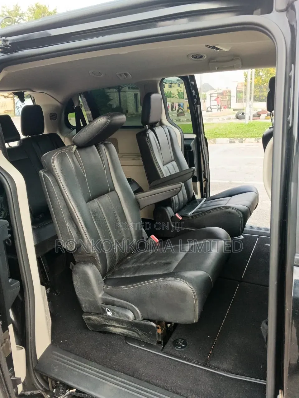 Dodge Caravan 2012 Black
