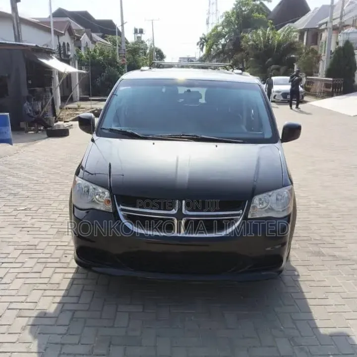 Dodge Caravan 2012 Black