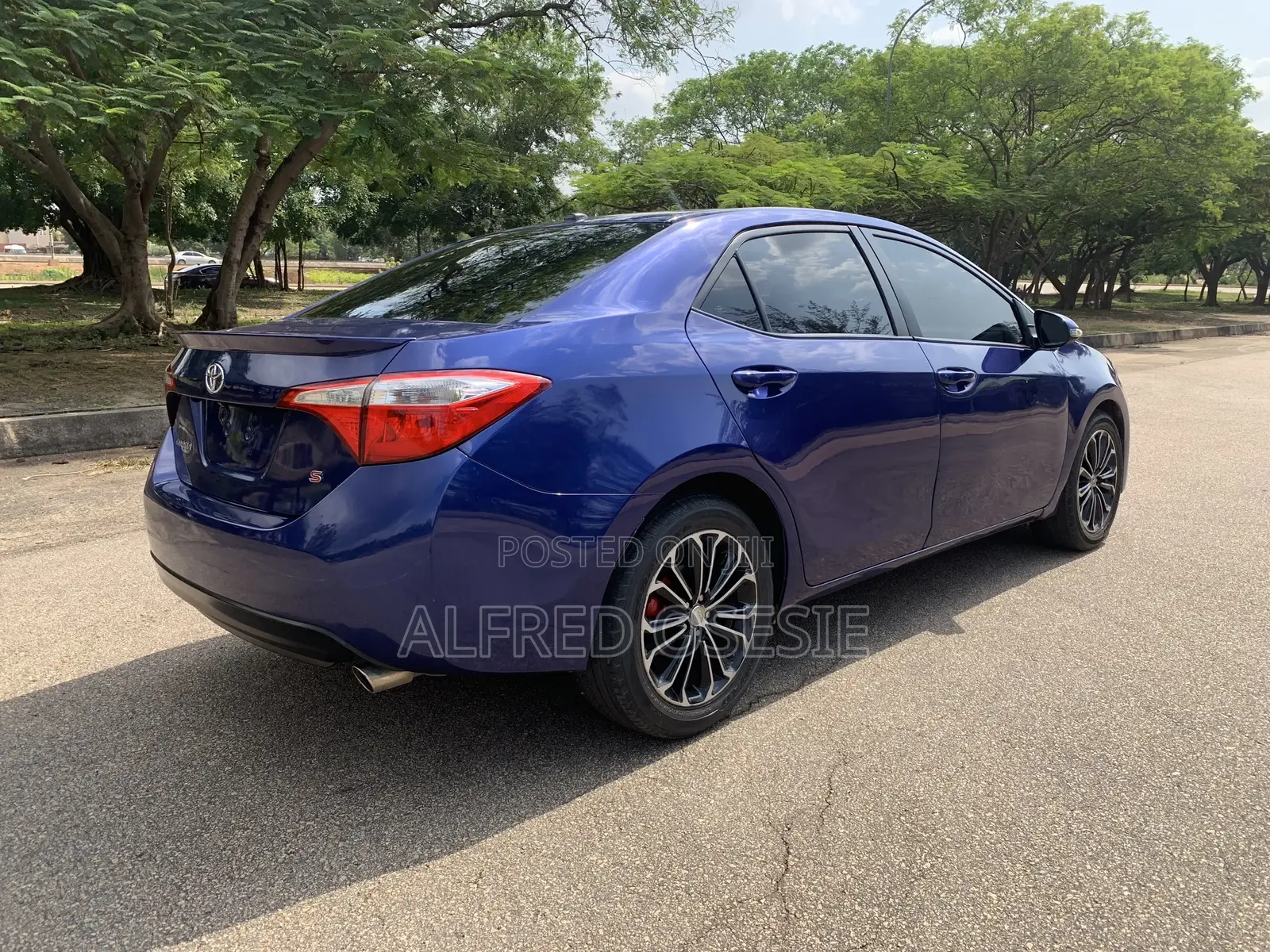 Toyota Corolla S Premium 4dr Sedan (1.8L 4cyl CVT) 2015 Blue