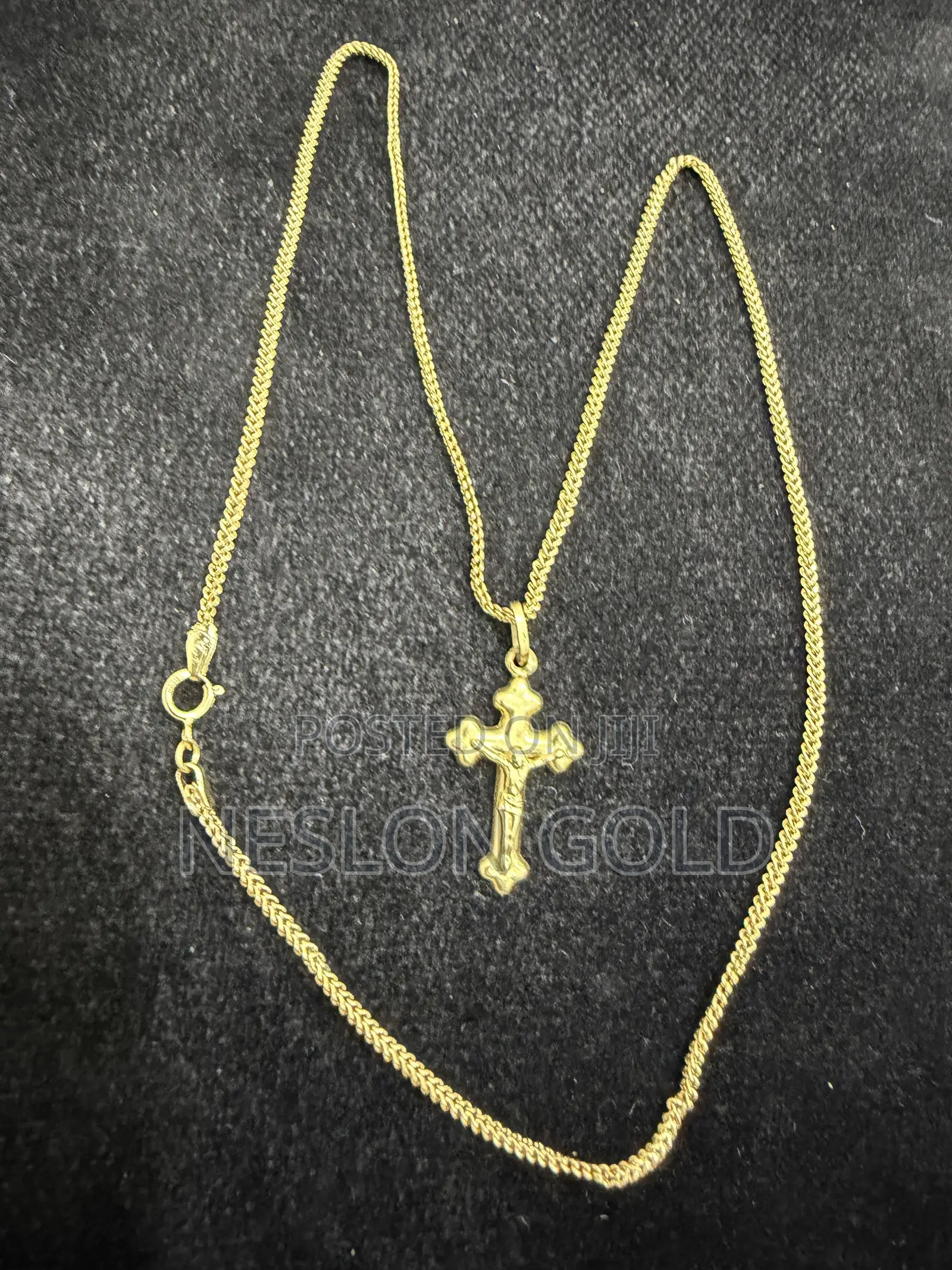 Italy 750 Pure 18karat Gold With Crucifix