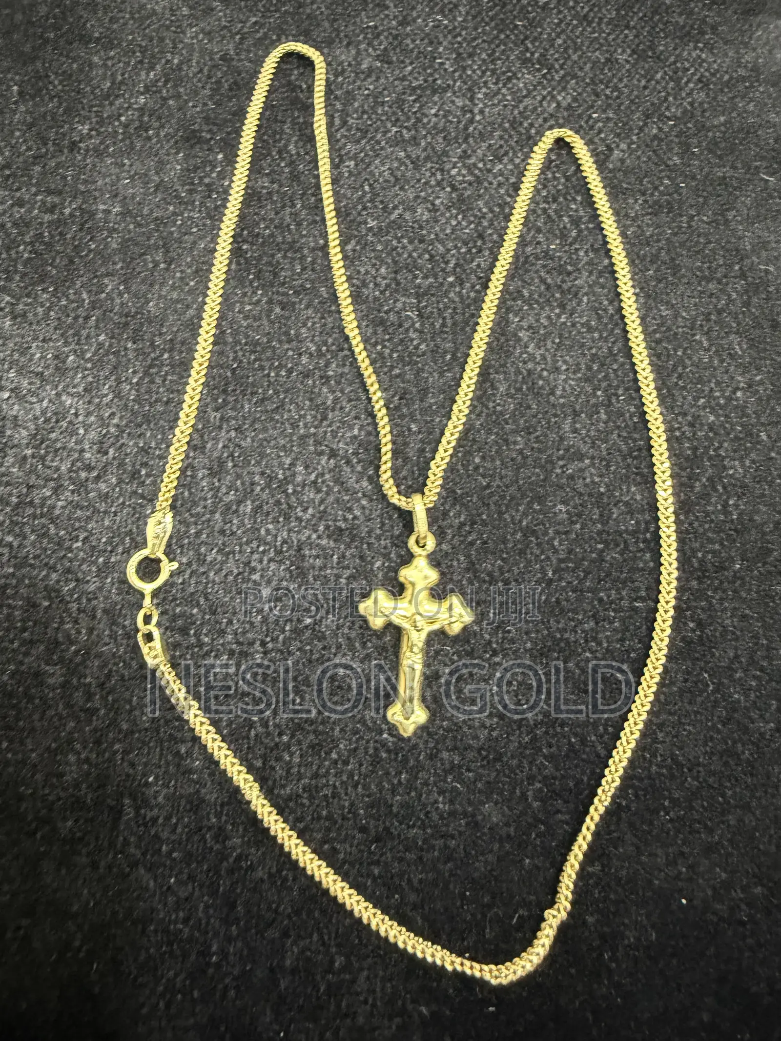 Italy 750 Pure 18karat Gold With Crucifix
