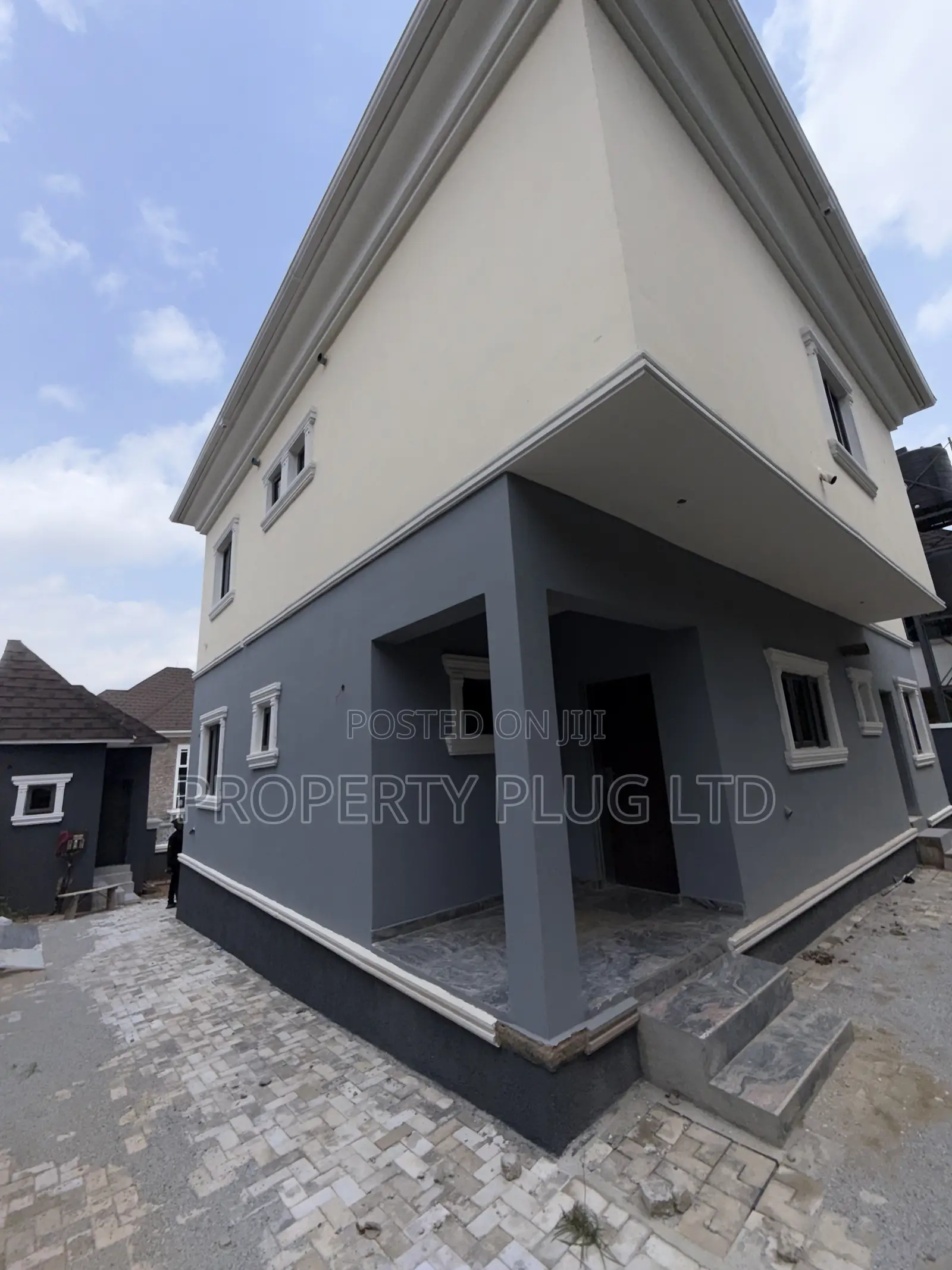 4bdrm Duplex in Idu for sale