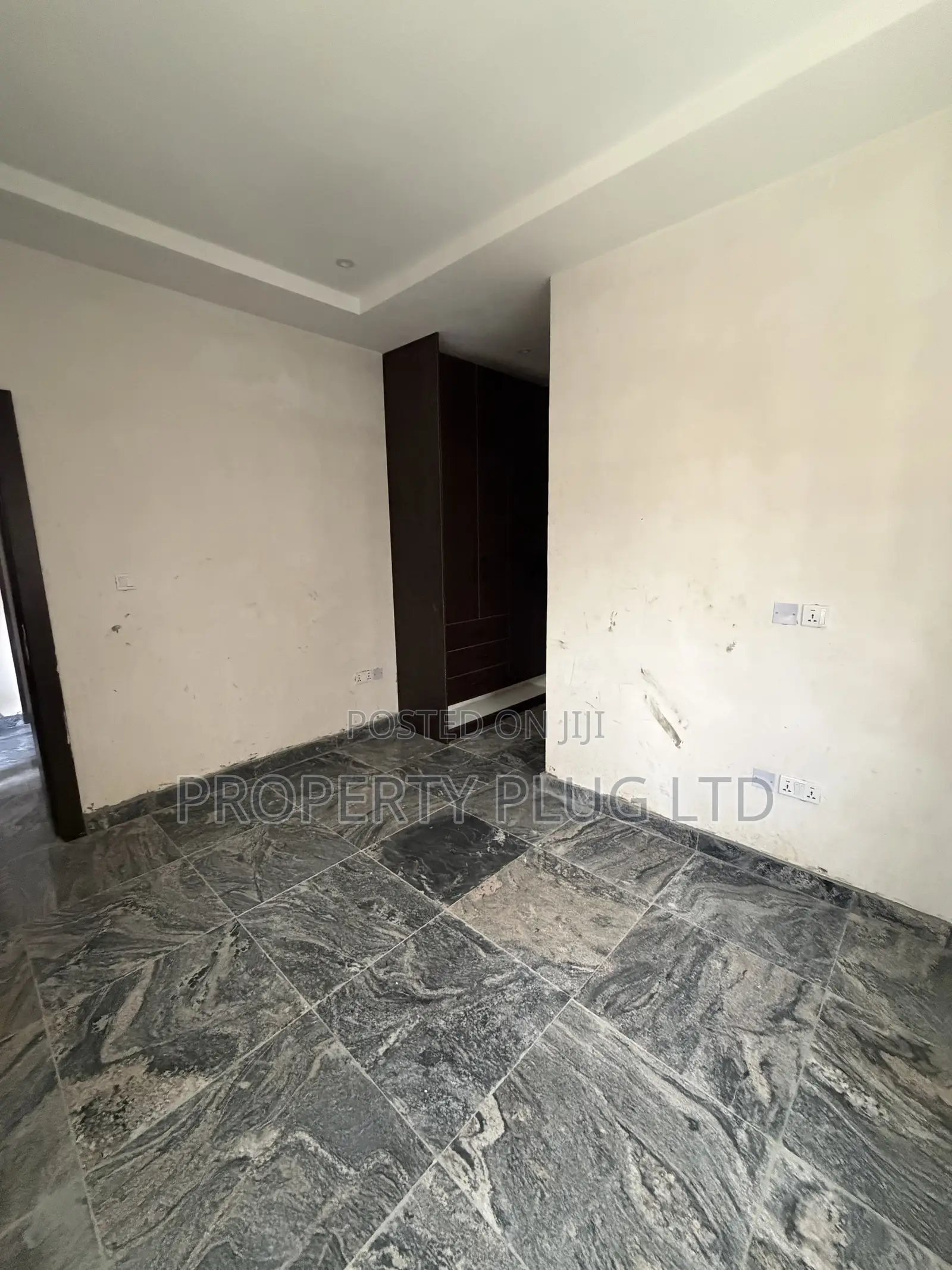 4bdrm Duplex in Idu for sale