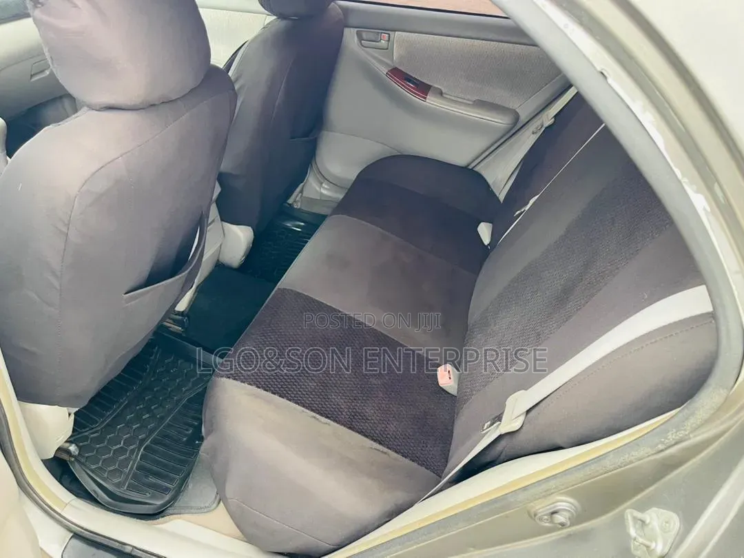 Toyota Corolla 2005 Gray
