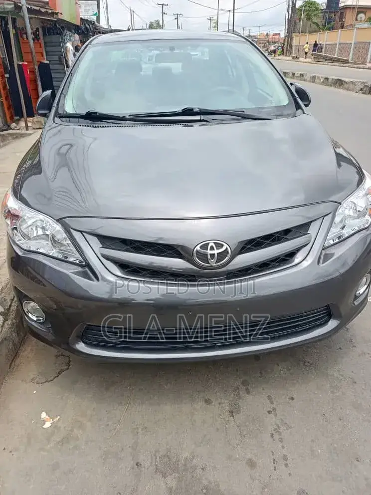 Toyota Corolla 2012 Gray