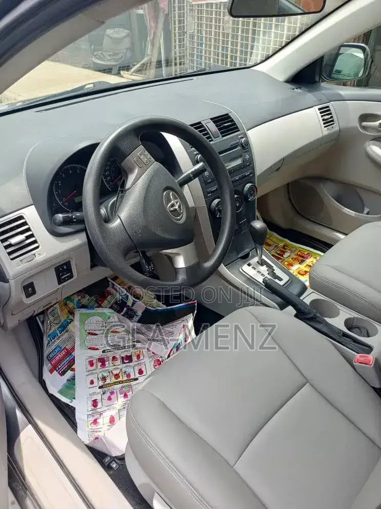 Toyota Corolla 2012 Gray