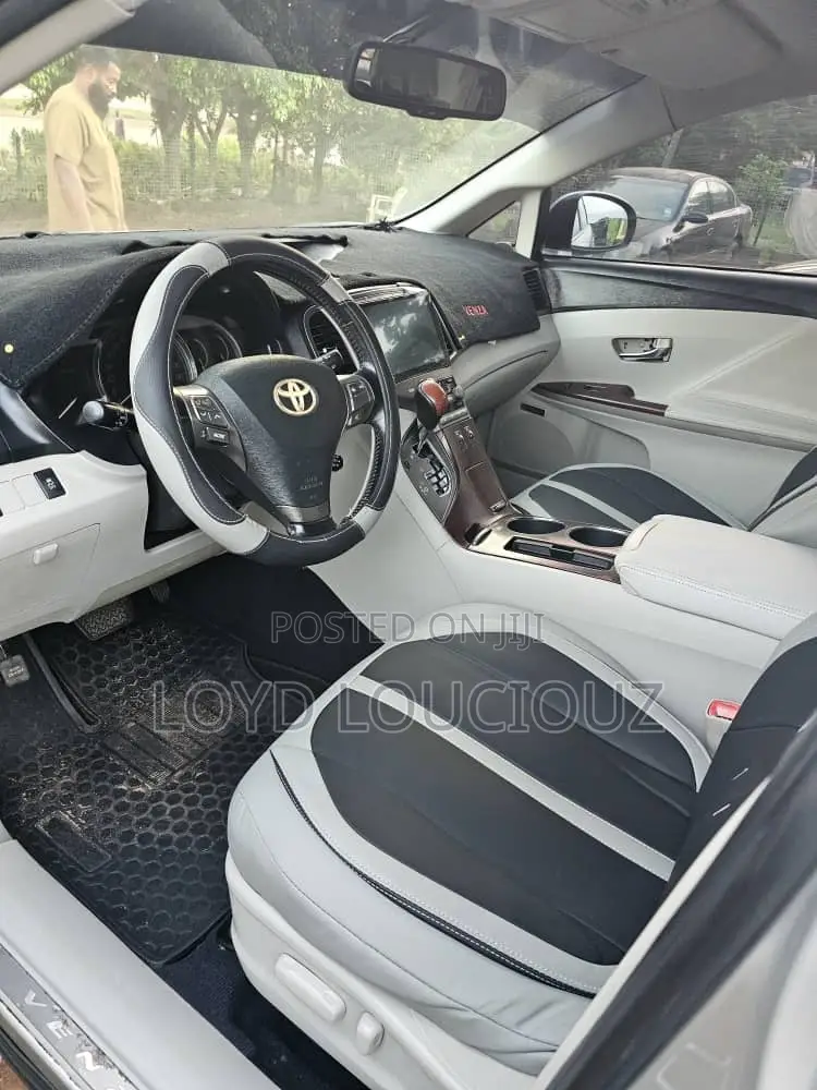 Toyota Venza 2012 Silver