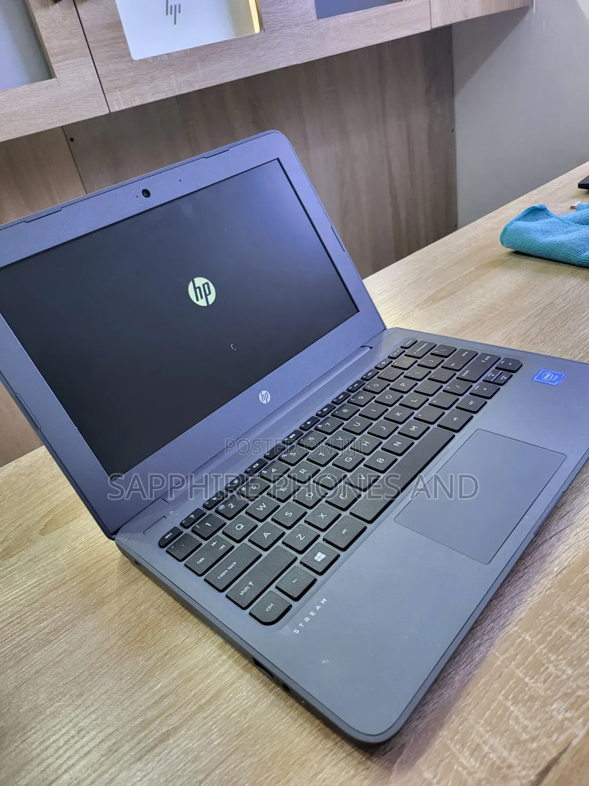 Laptop HP Stream 11 Pro G4 EE 4GB Intel Pentium SSD 60GB