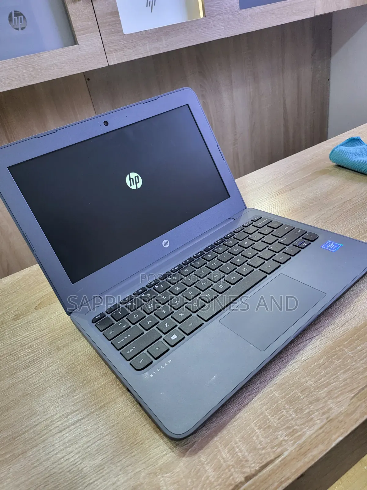 Laptop HP Stream 11 Pro G4 EE 4GB Intel Pentium SSD 60GB