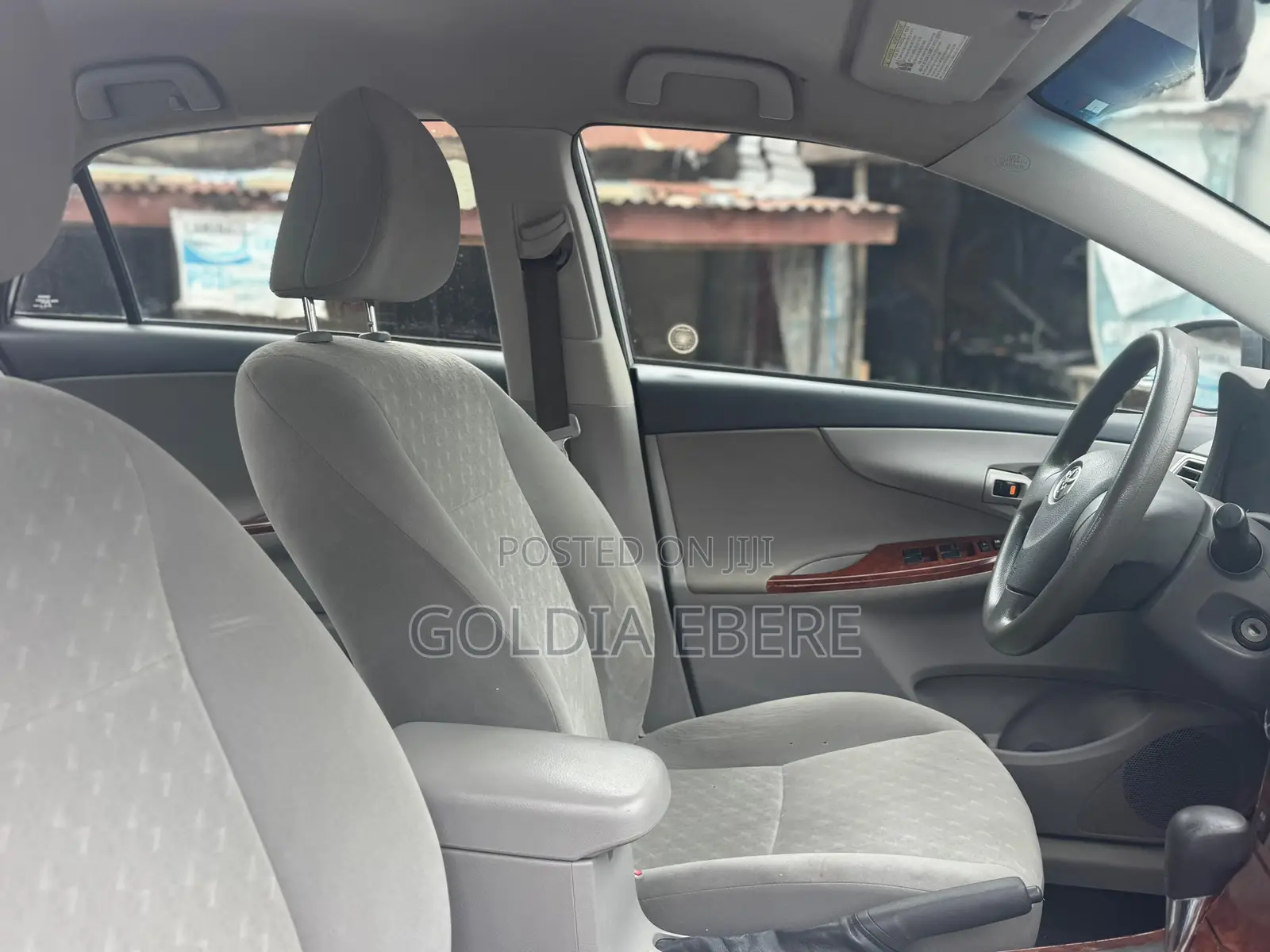 Toyota Corolla LE 4dr Sedan (1.8L 4cyl 4A) 2010 Silver