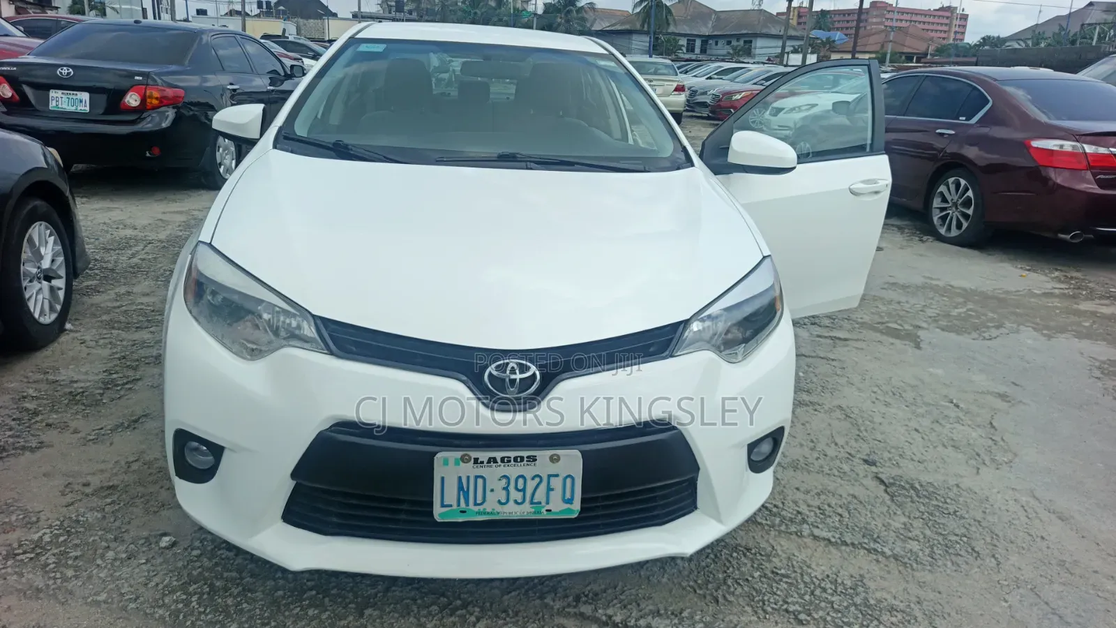 Toyota Corolla LE Eco Premium 4dr Sedan (1.8L 4cyl CVT) 2015 White