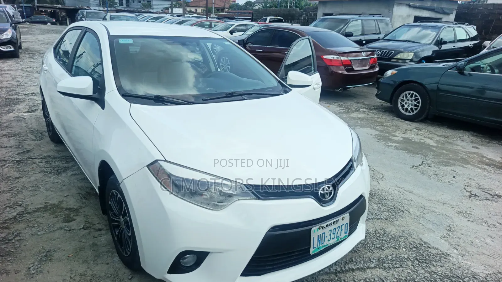 Toyota Corolla LE Eco Premium 4dr Sedan (1.8L 4cyl CVT) 2015 White