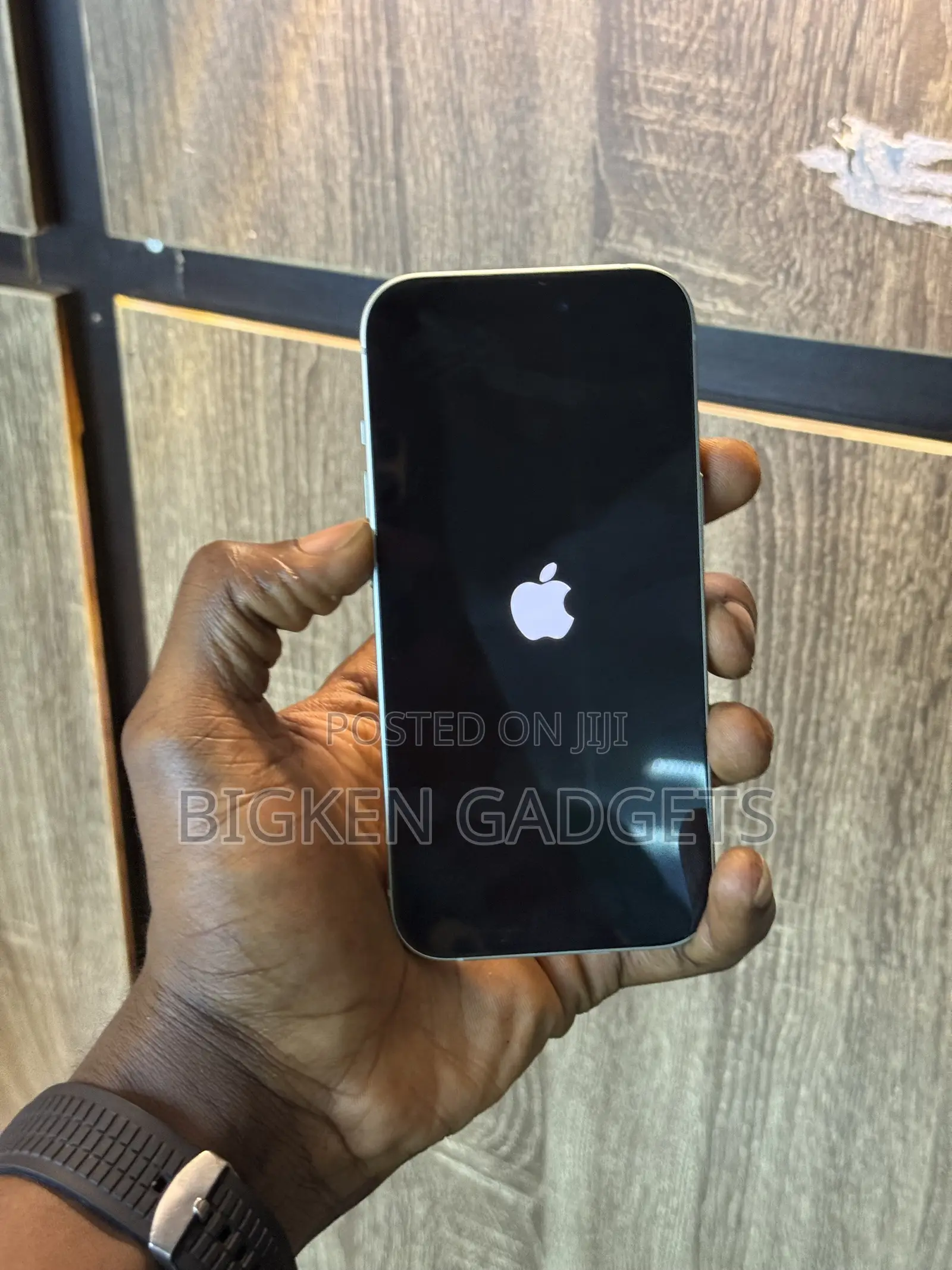 Apple iPhone 15 128 GB Green