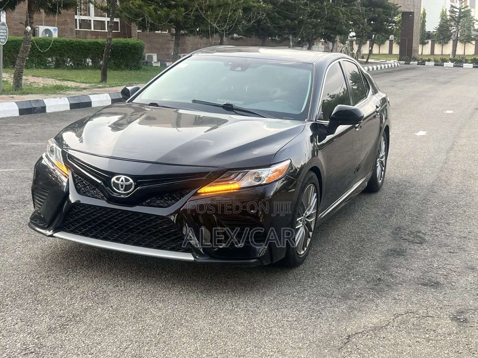 Toyota Camry SE 2021 Black