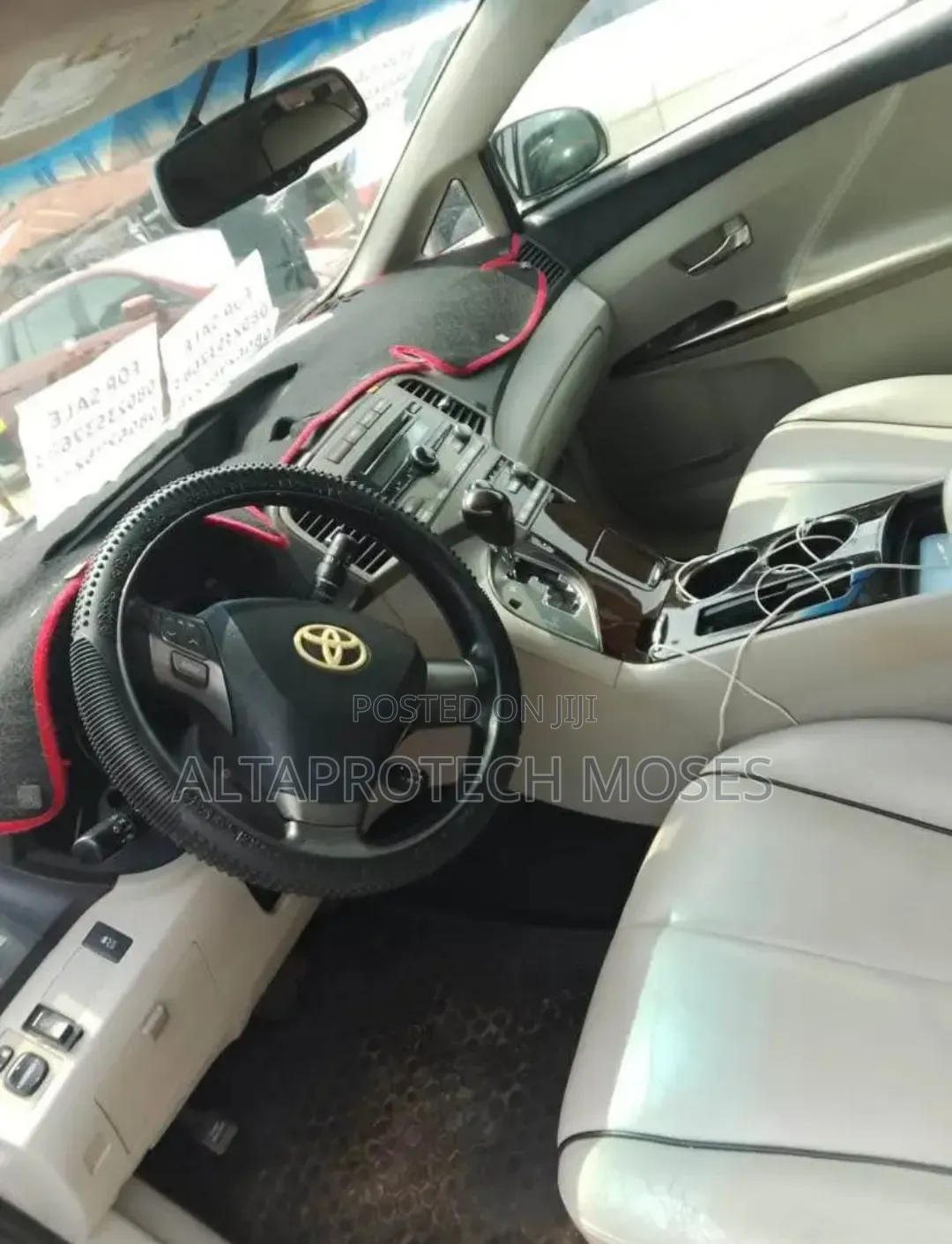 Toyota Venza LE 2010 Silver