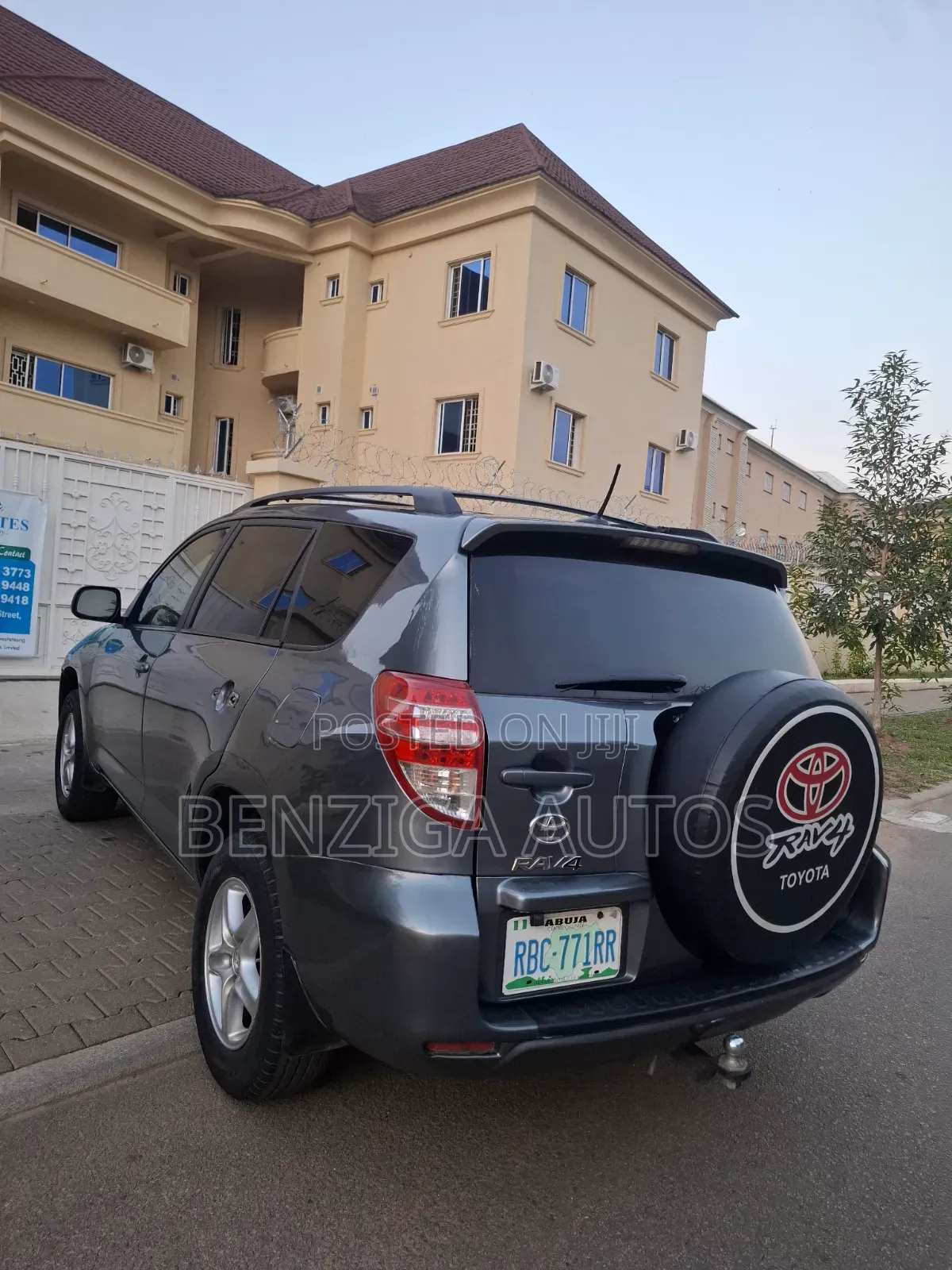 Toyota RAV4 2011