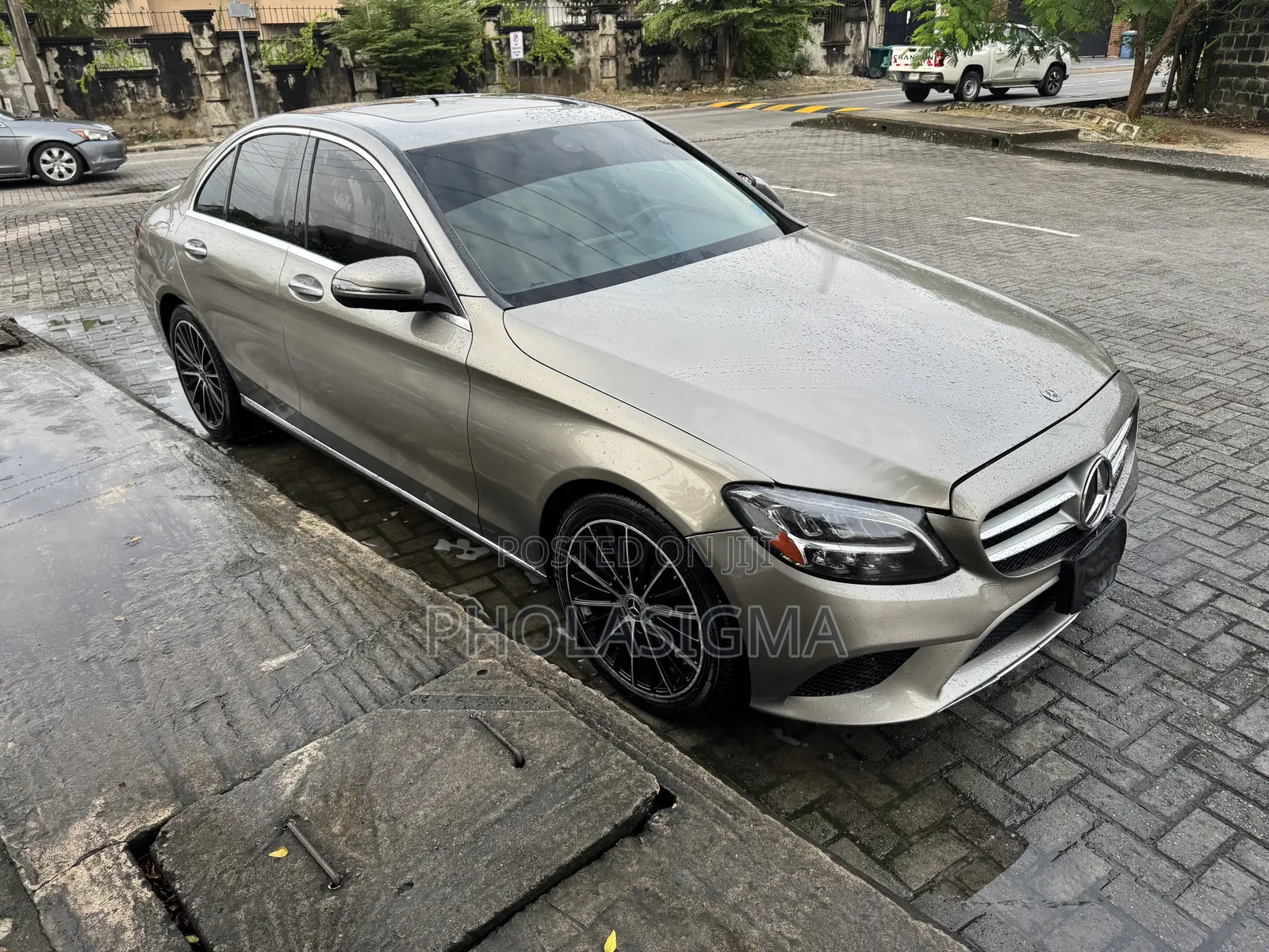Mercedes-Benz C300 Base C300 AWD 4MATIC Sedan 2019 Gold