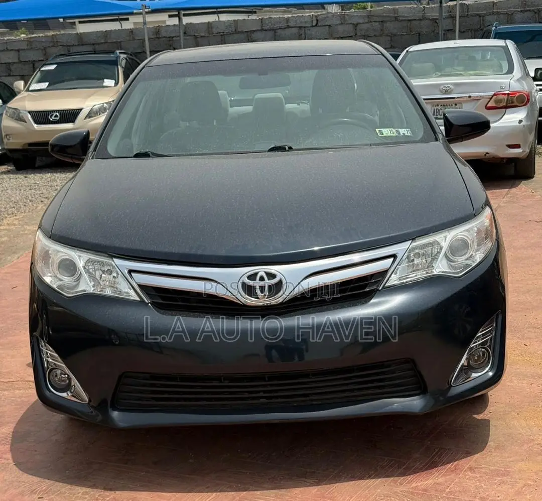 Toyota Camry LE 4dr Sedan (2.5L 4cyl 6A) 2013 Blue