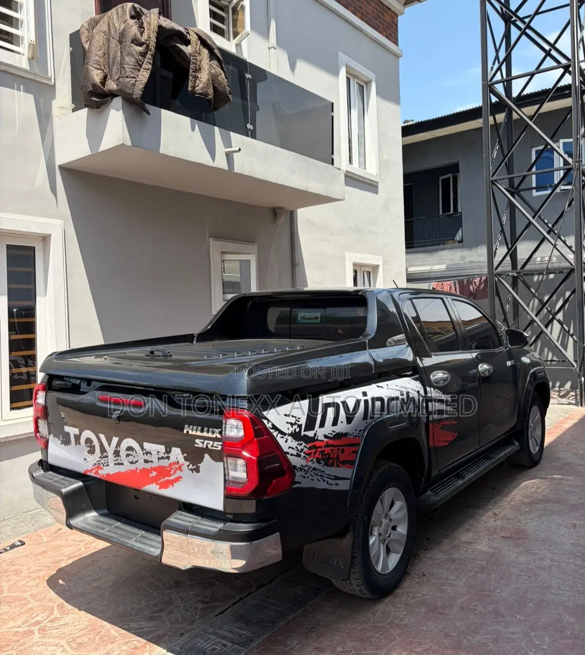 Toyota Hilux SR5 4x4 2019 Black